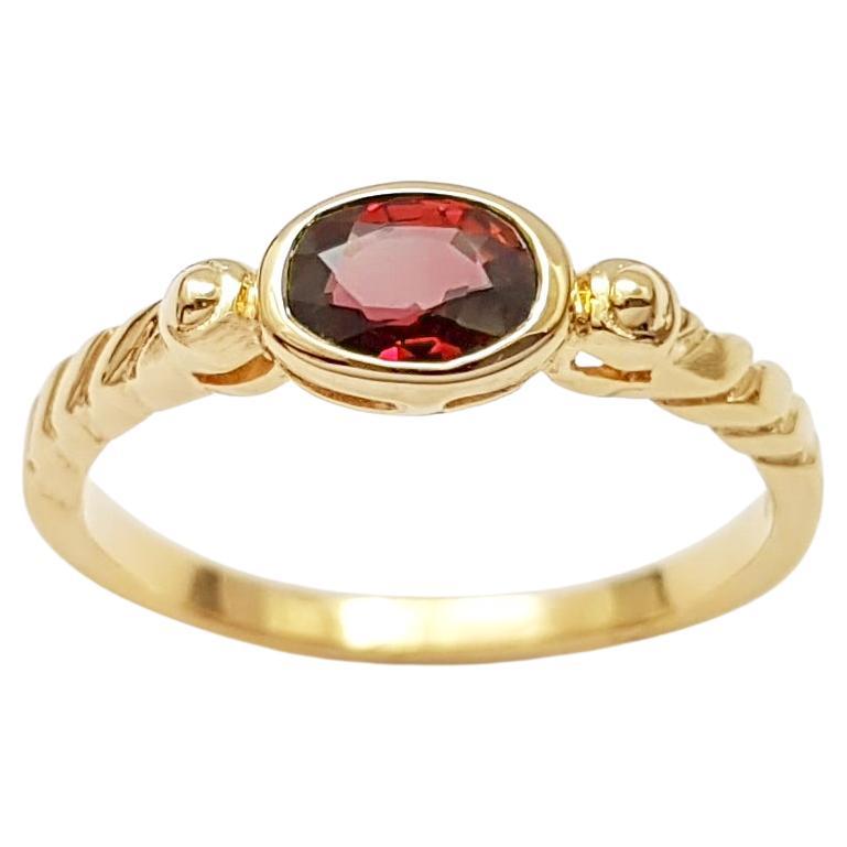 Anillo de rubí engastado en oro de 18 quilates