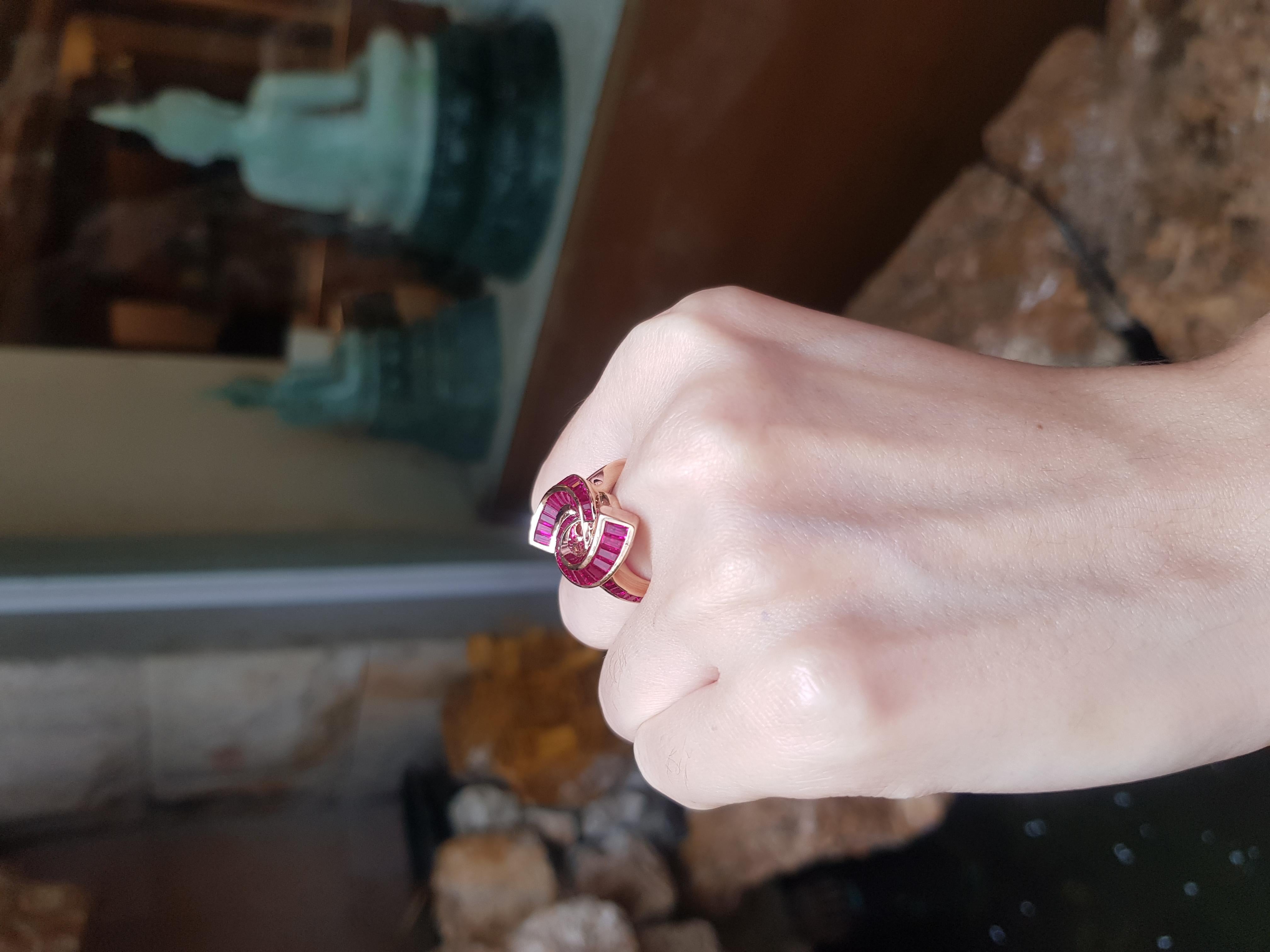 Bague en rubis sertie d'or rose 18K Pour femmes en vente