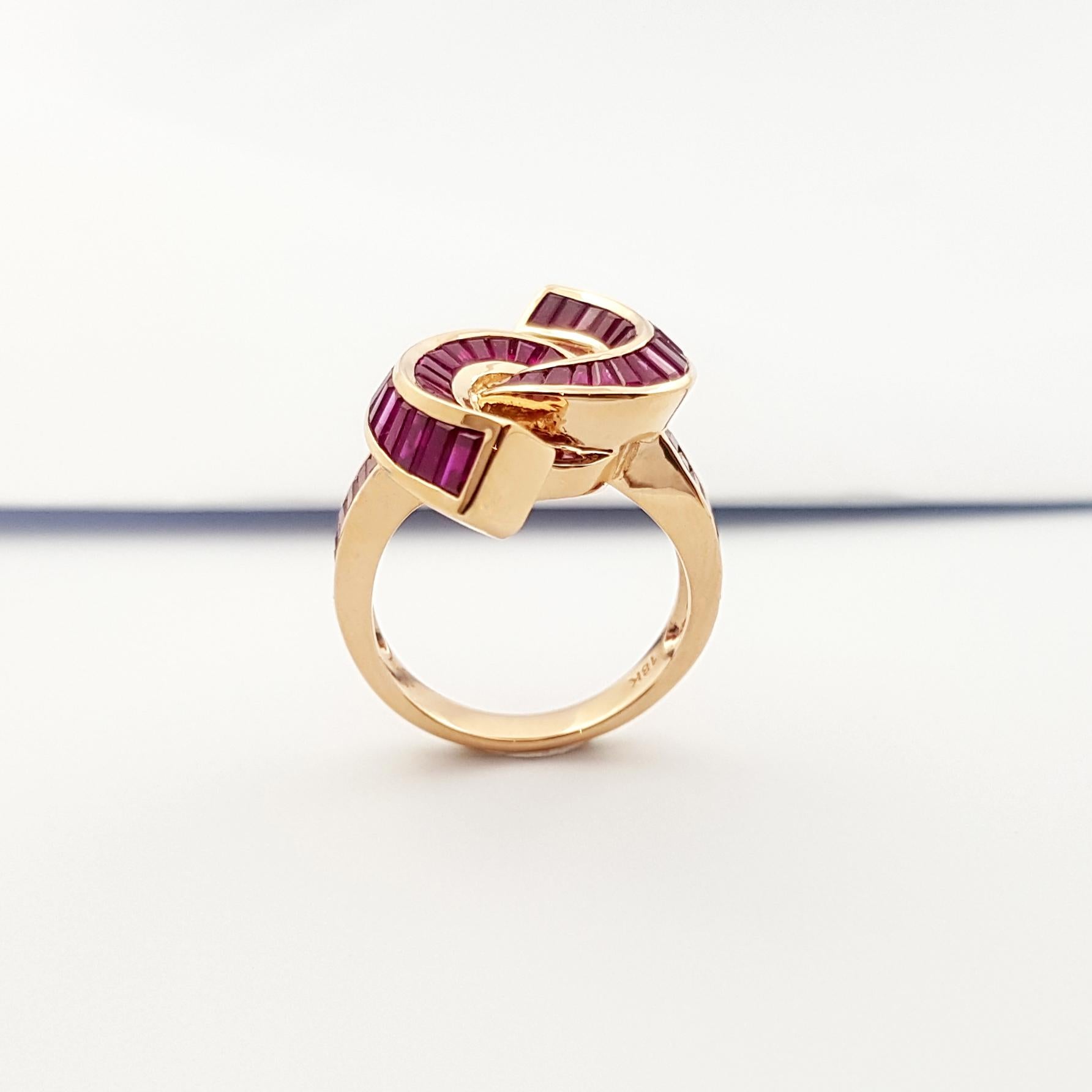 Bague en rubis sertie d'or rose 18K en vente 1