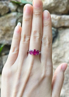 Rubinring in 18K Weißgoldfassung