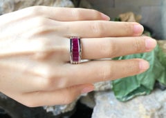 Rubin-Ring in Silber gefasst