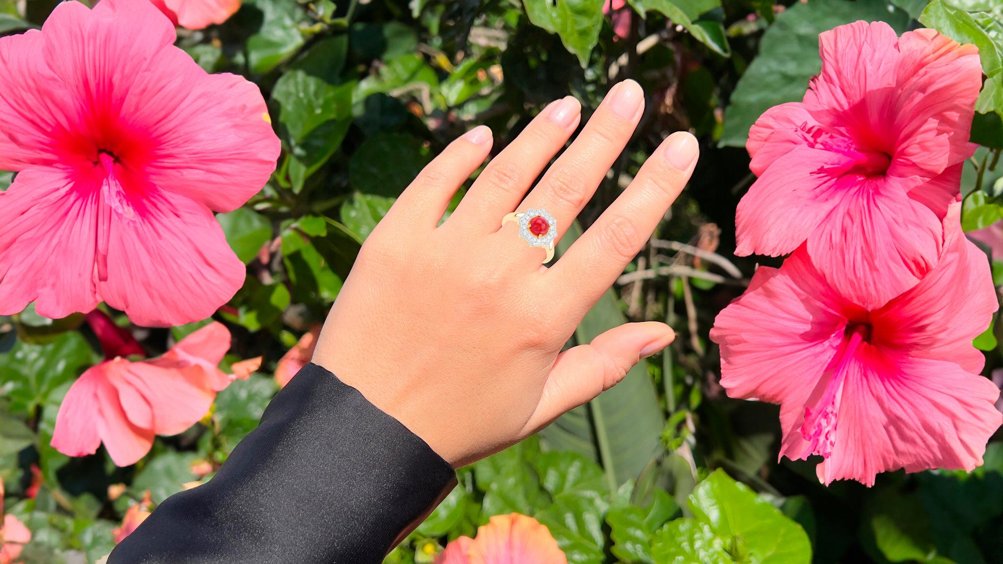 Viene con la Tasación Gemológica por GIA GG/AJP
Todas las piedras preciosas son naturales
Rubí = 1,76 quilates
16 Diamantes = 0,25 Quilates
Metal: Oro amarillo de 14 quilates
Talla del anillo: 7* US
*Se puede redimensionar gratuitamente