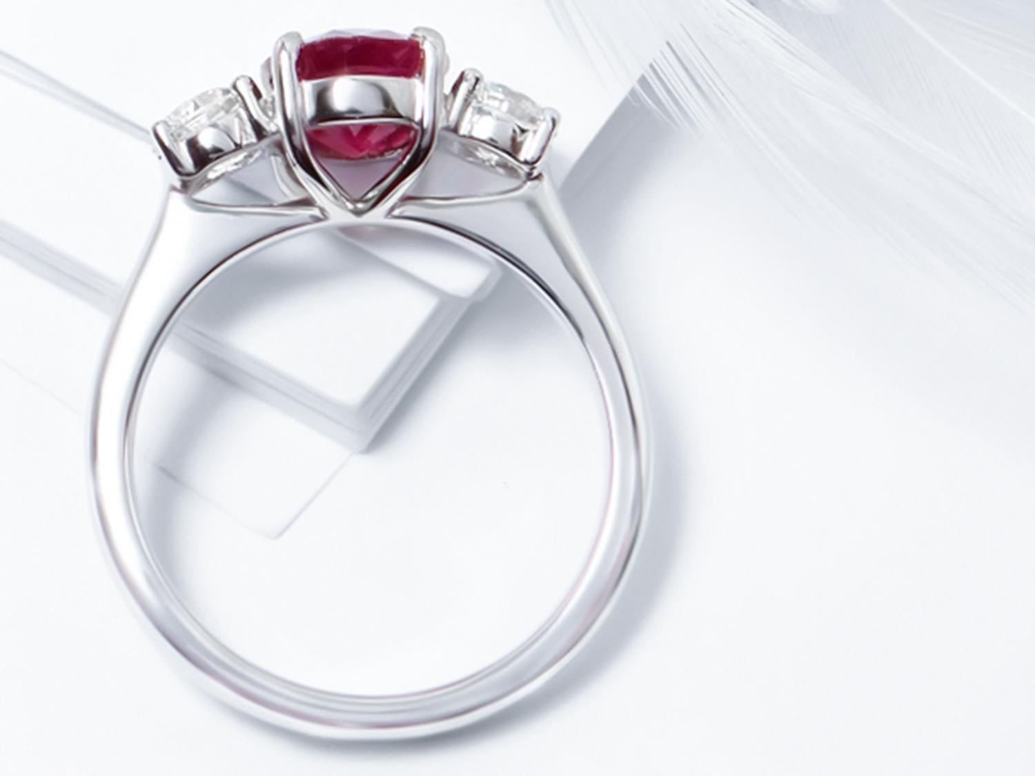 Ruby Ring With Diamonds 2.61 Carats 18K White Gold For Sale 1