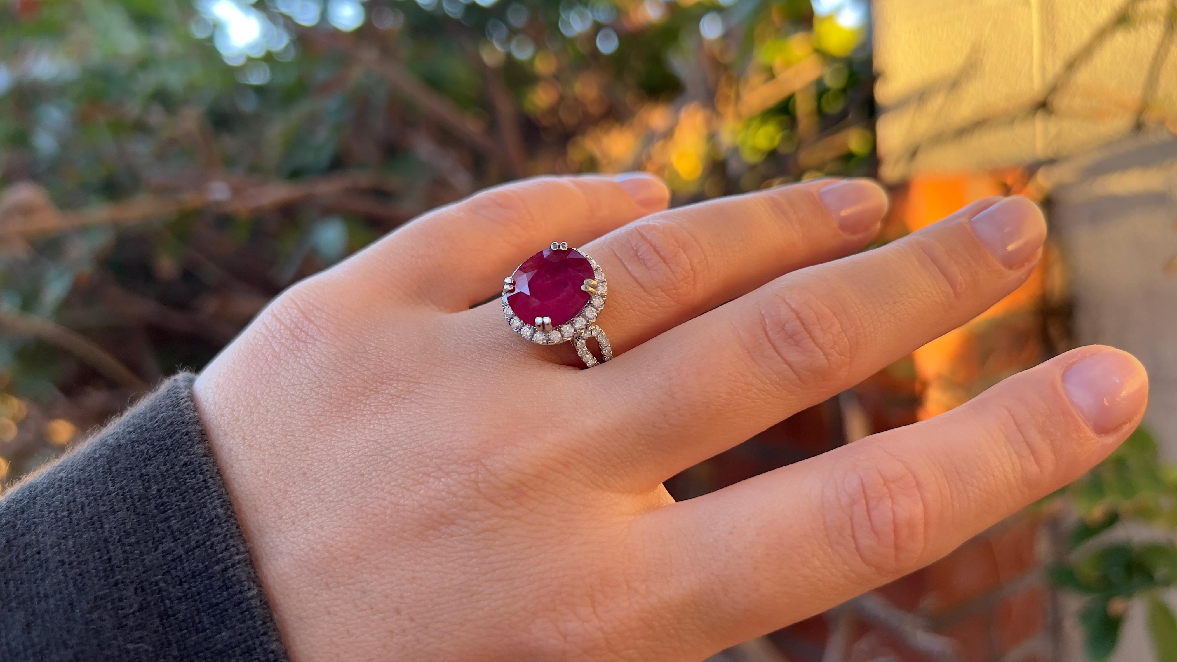 Ruby Ring With Diamonds 7.70 Carats 18K White Gold In Excellent Condition In Carlsbad, CA