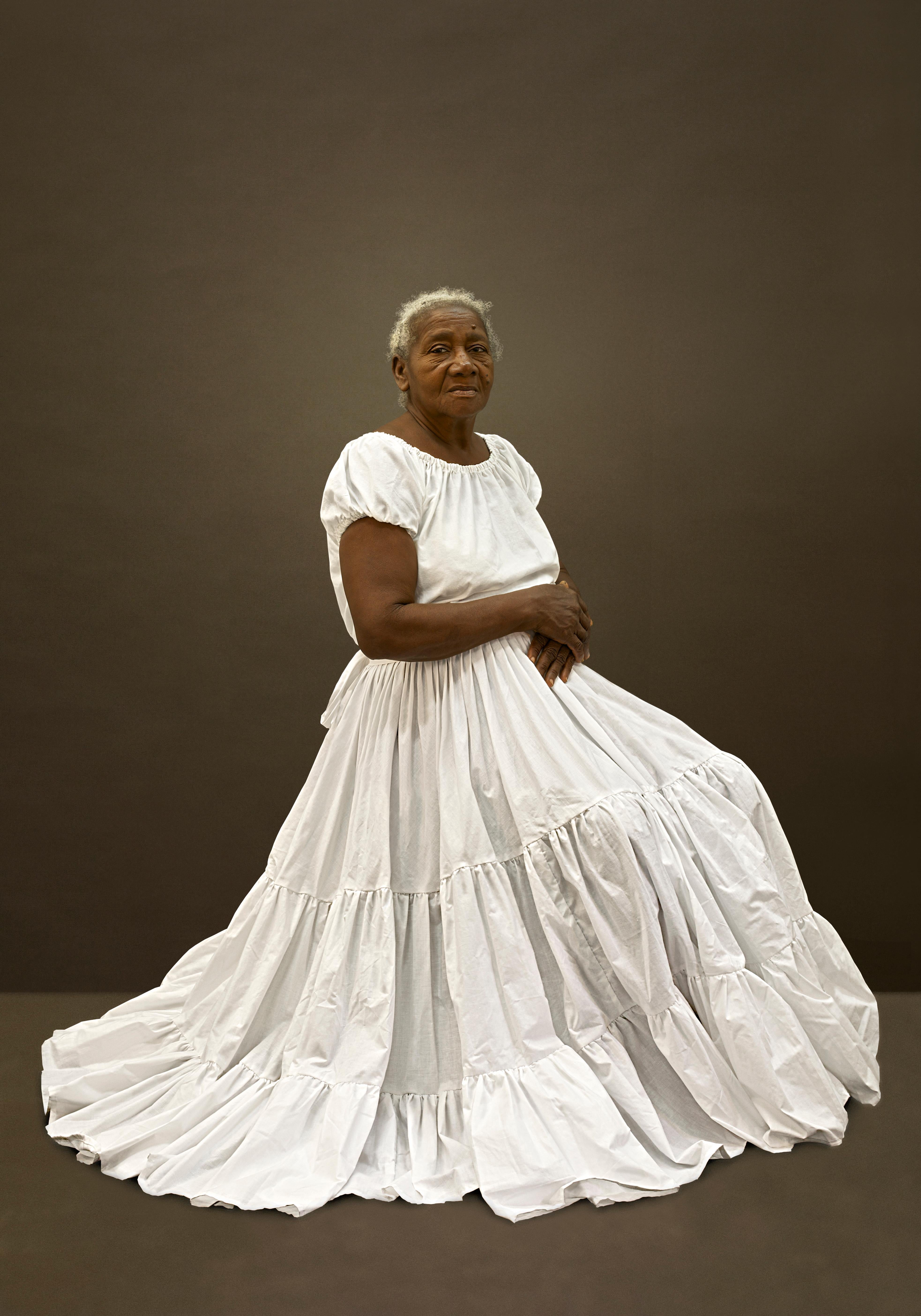 Ruby Rumie Portrait Photograph – ANA AMERIKA