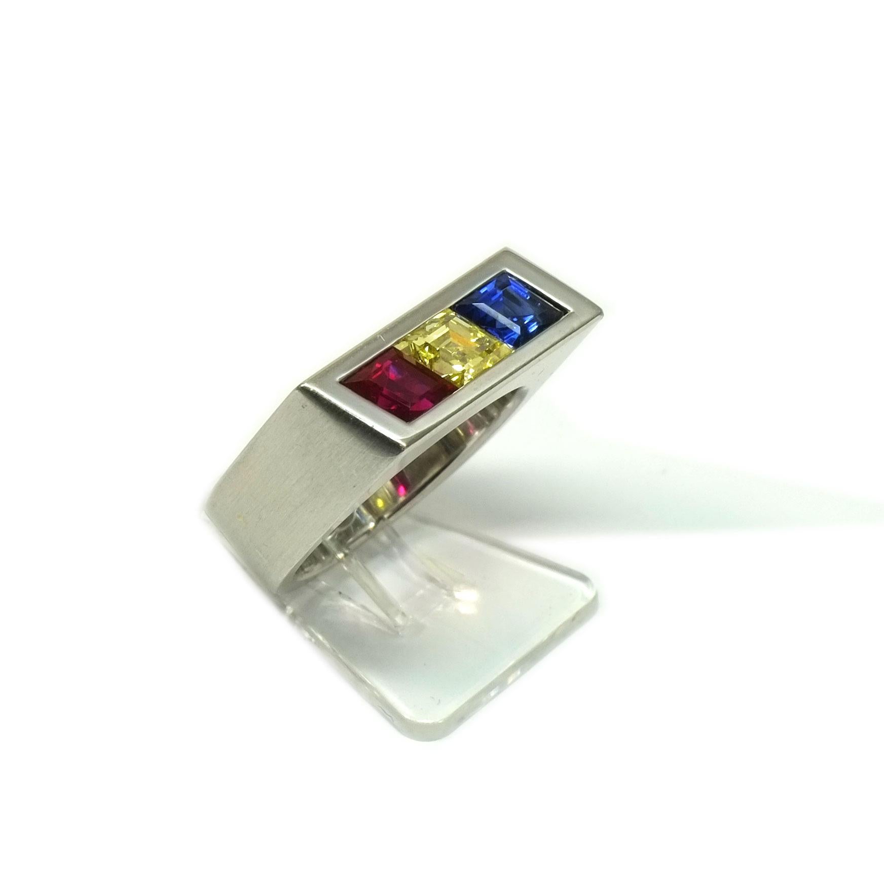 Rubin-Saphir und 0,7 Karat gelber Fancy-Diamant-Ring Christian Tesarik, Wien 

