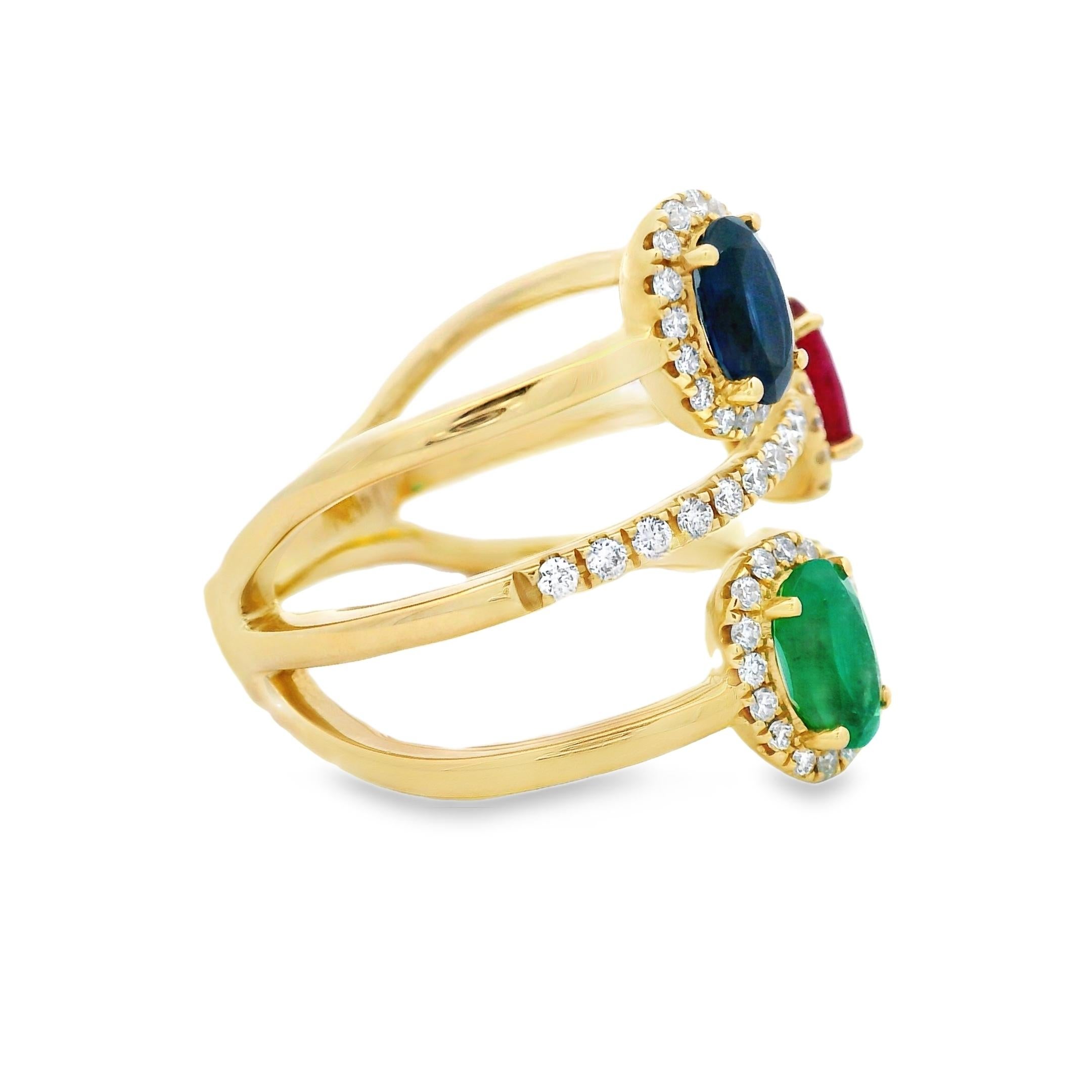 Anello con rubino, zaffiro e diamante smeraldo in oro giallo 14 carati in vendita 1