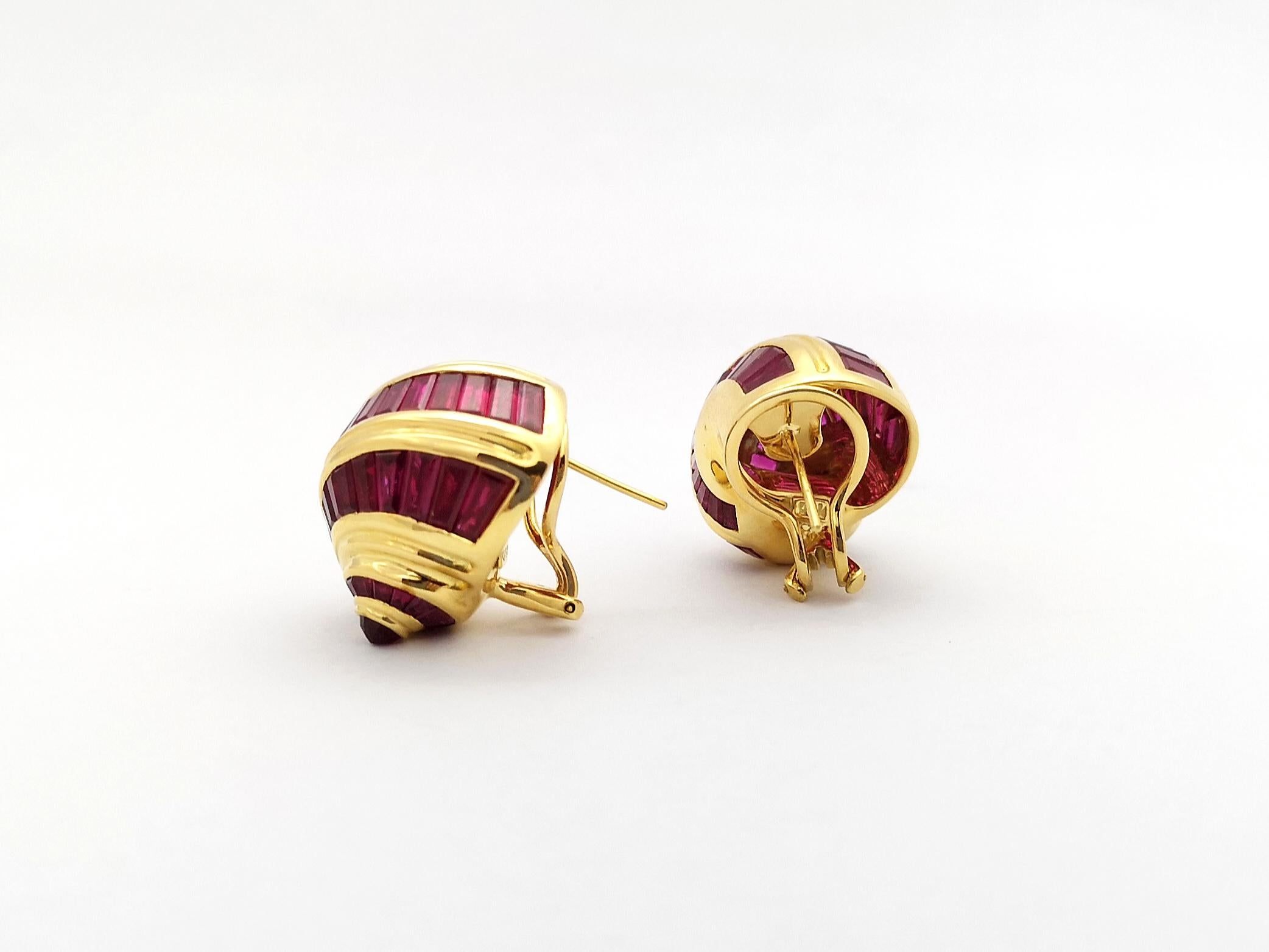 Women's Ruby Sea Shell Earrings set in 18K Gold Settings For Sale