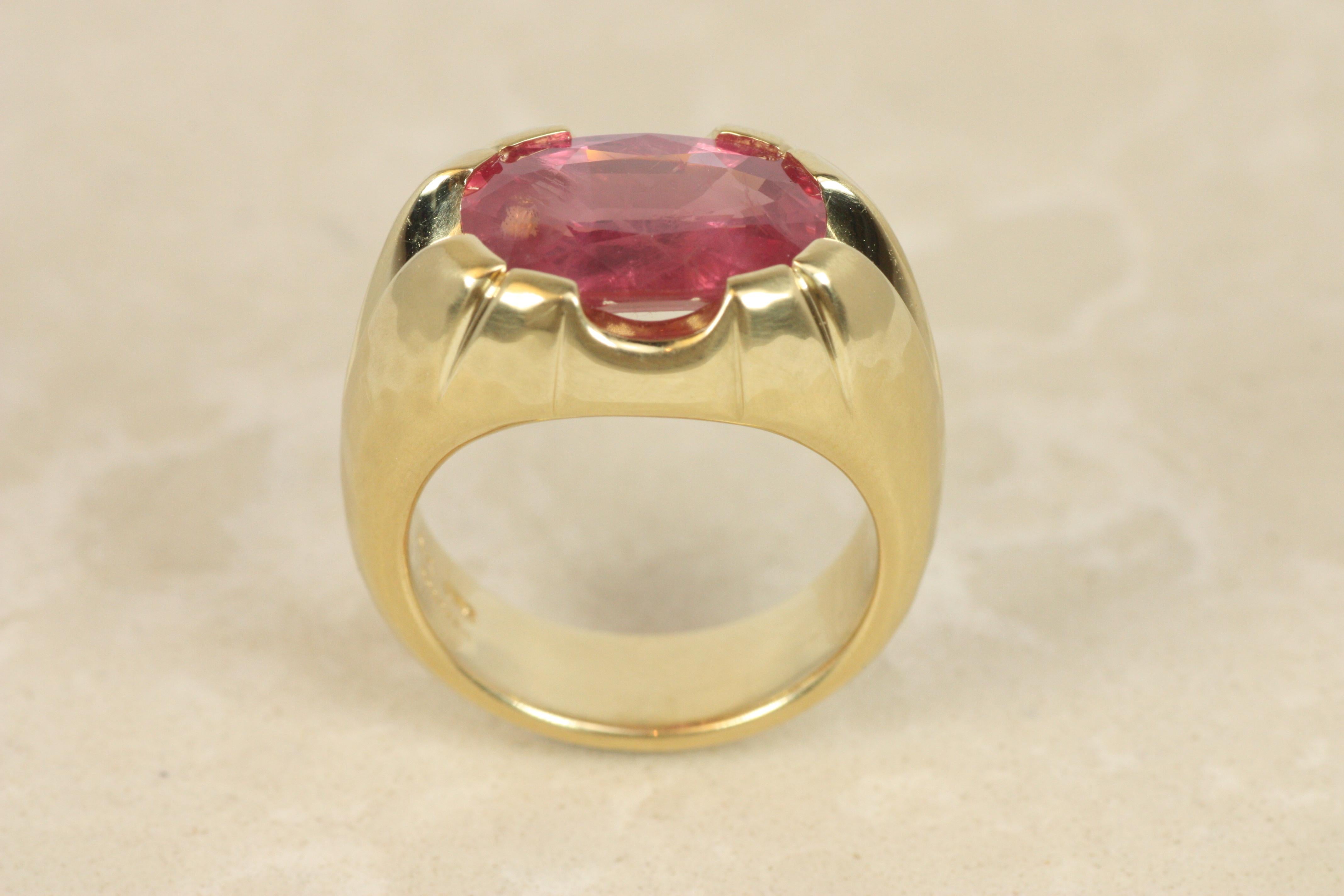 Ruby Split Shank Ring – 6.66ct Faceted Oval Cut 18K Yellow Gold Bracken Jewelers For Sale 1