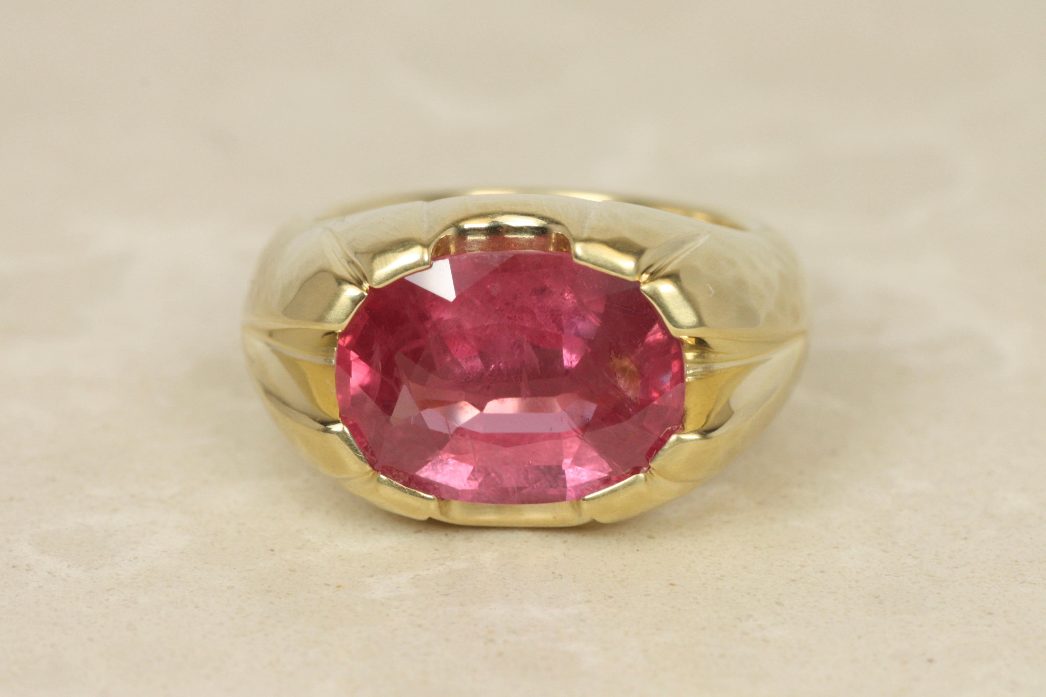 Ruby Split Shank Ring – 6.66ct Faceted Oval Cut 18K Yellow Gold Bracken Jewelers For Sale 4