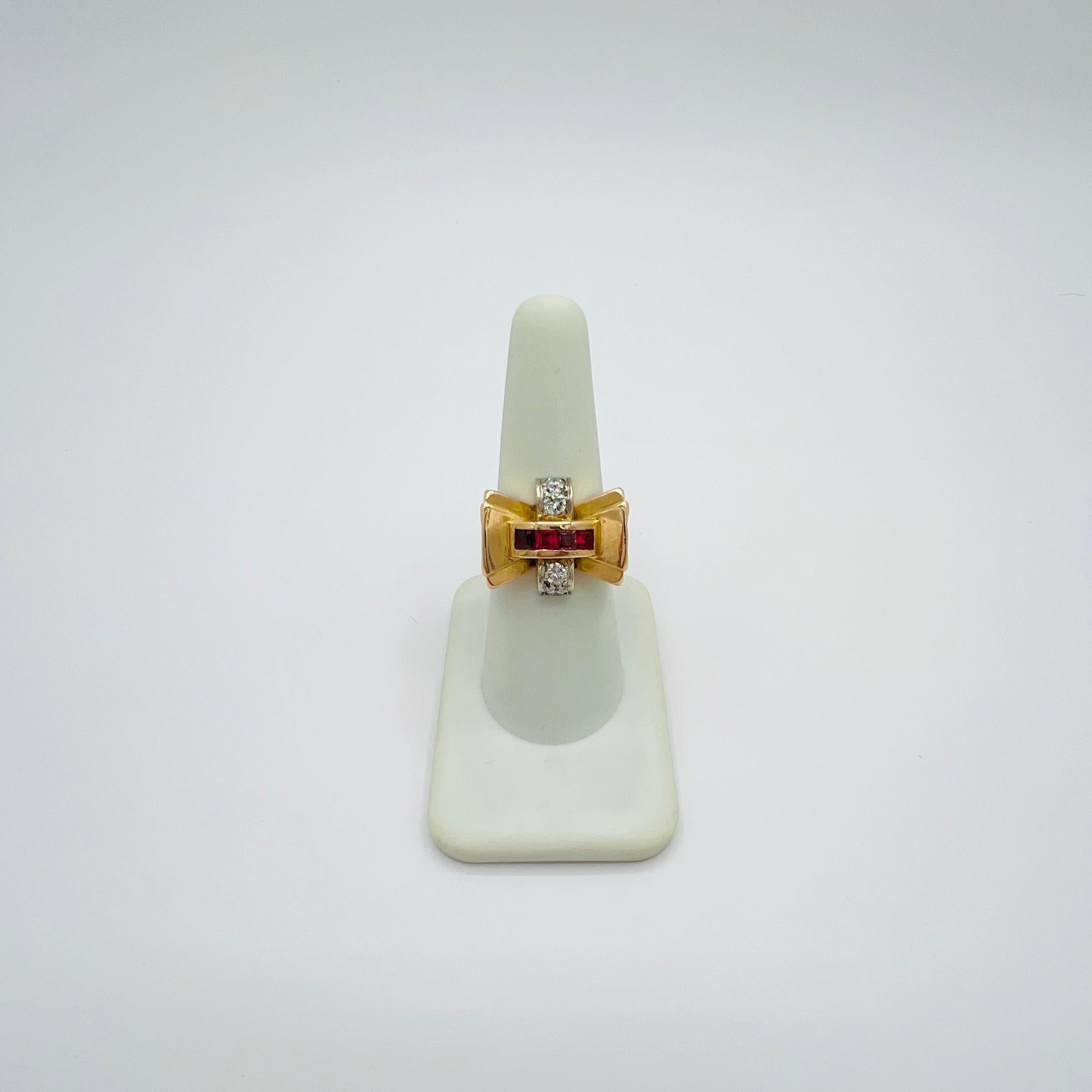 Bague carrée en or jaune 18K avec rubis et diamant blanc Unisexe en vente