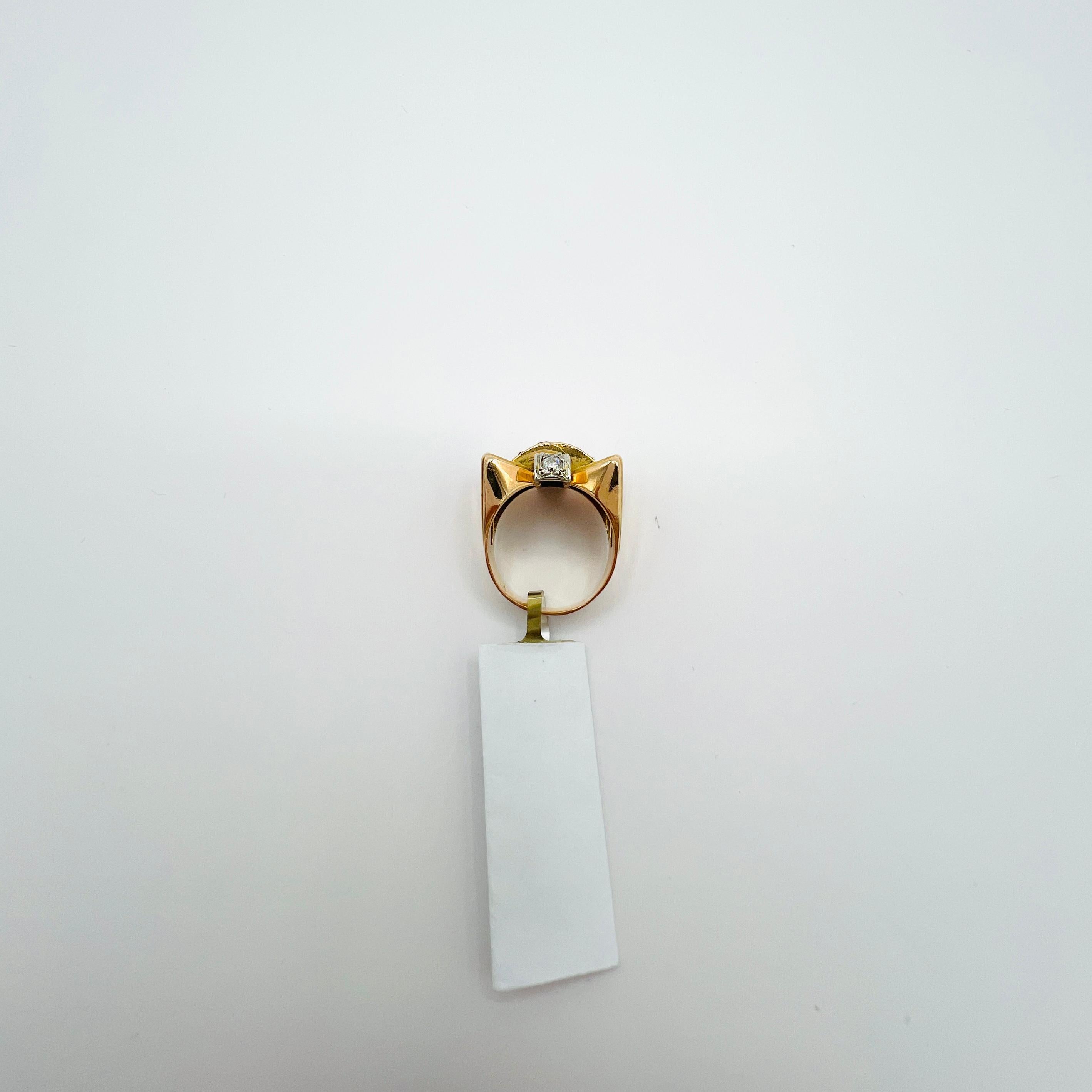 Bague carrée en or jaune 18K avec rubis et diamant blanc en vente 2
