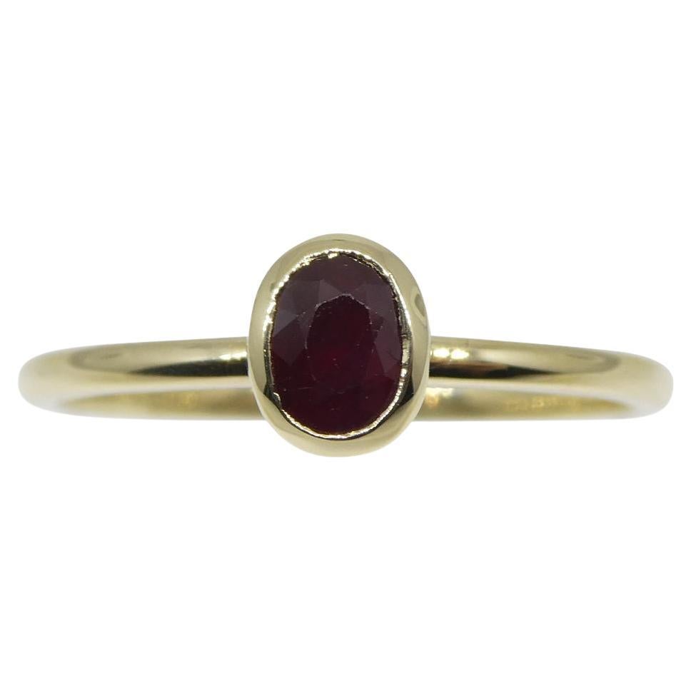 Anello con rubino impilato in oro giallo 10 carati