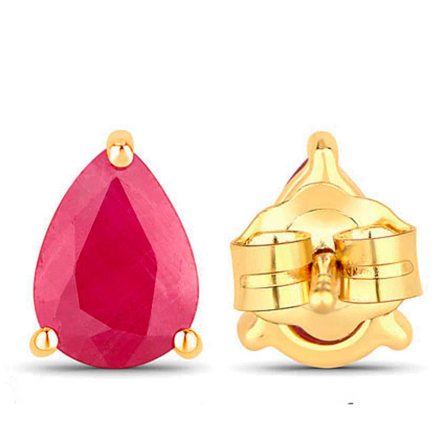 Ruby Stud Earrings 1.4 Carats 14K Yellow Gold Excellent état - En vente à Punta Gorda, FL