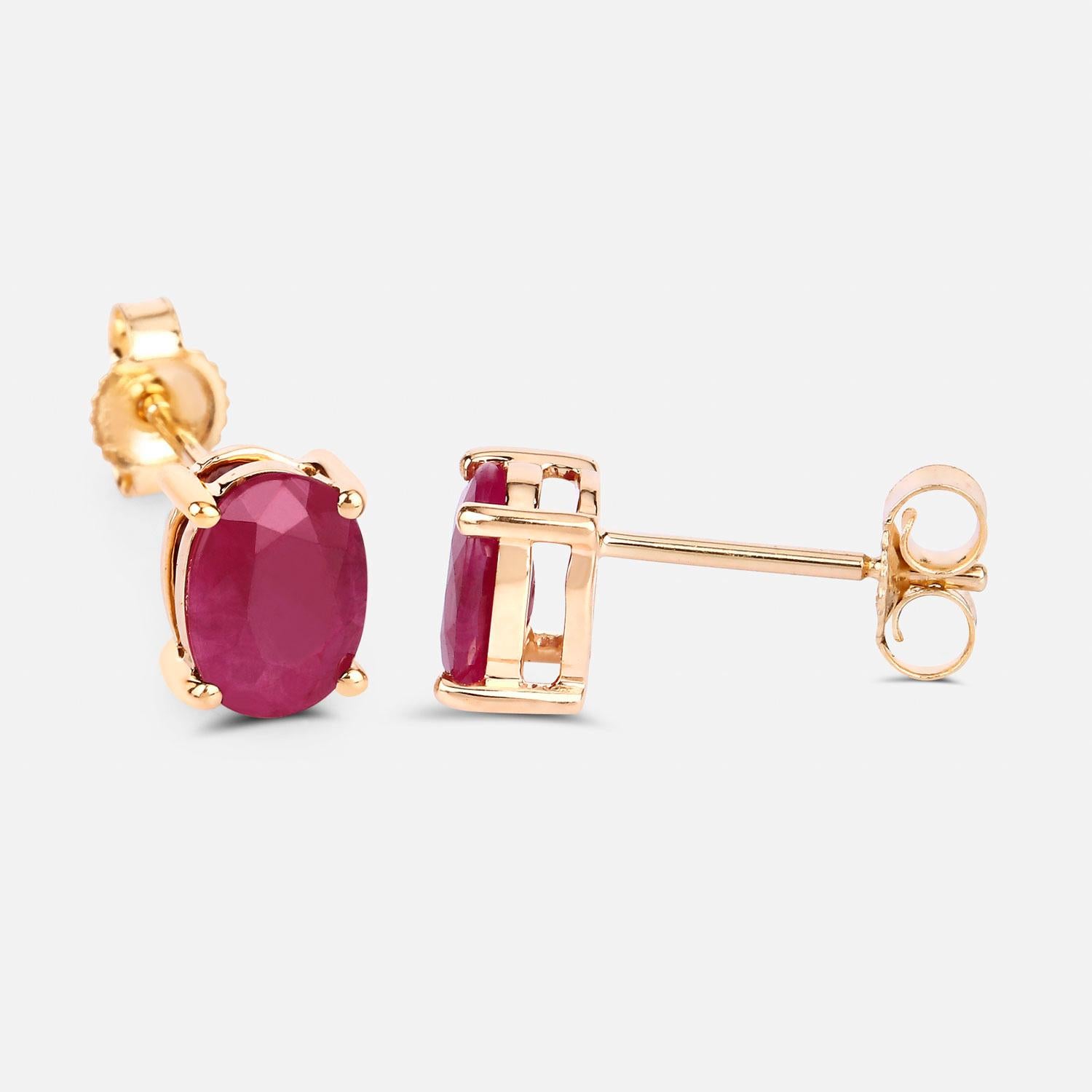 Ruby Stud Earrings 1.68 Carats 10K Yellow Gold Excellent état - En vente à Punta Gorda, FL