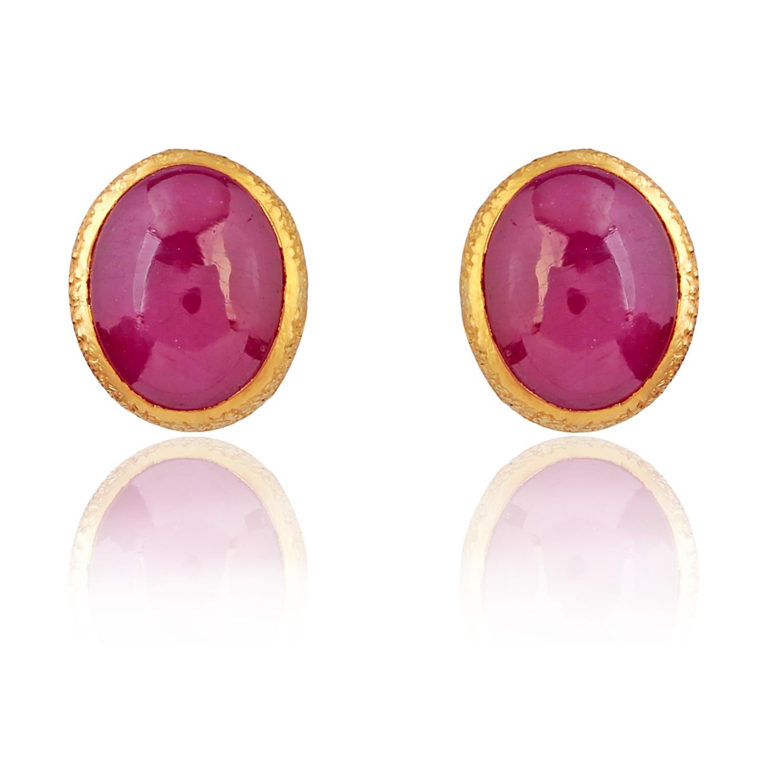 Ruby Stud Earrings with 18k Gold In New Condition For Sale In jaipur, IN
