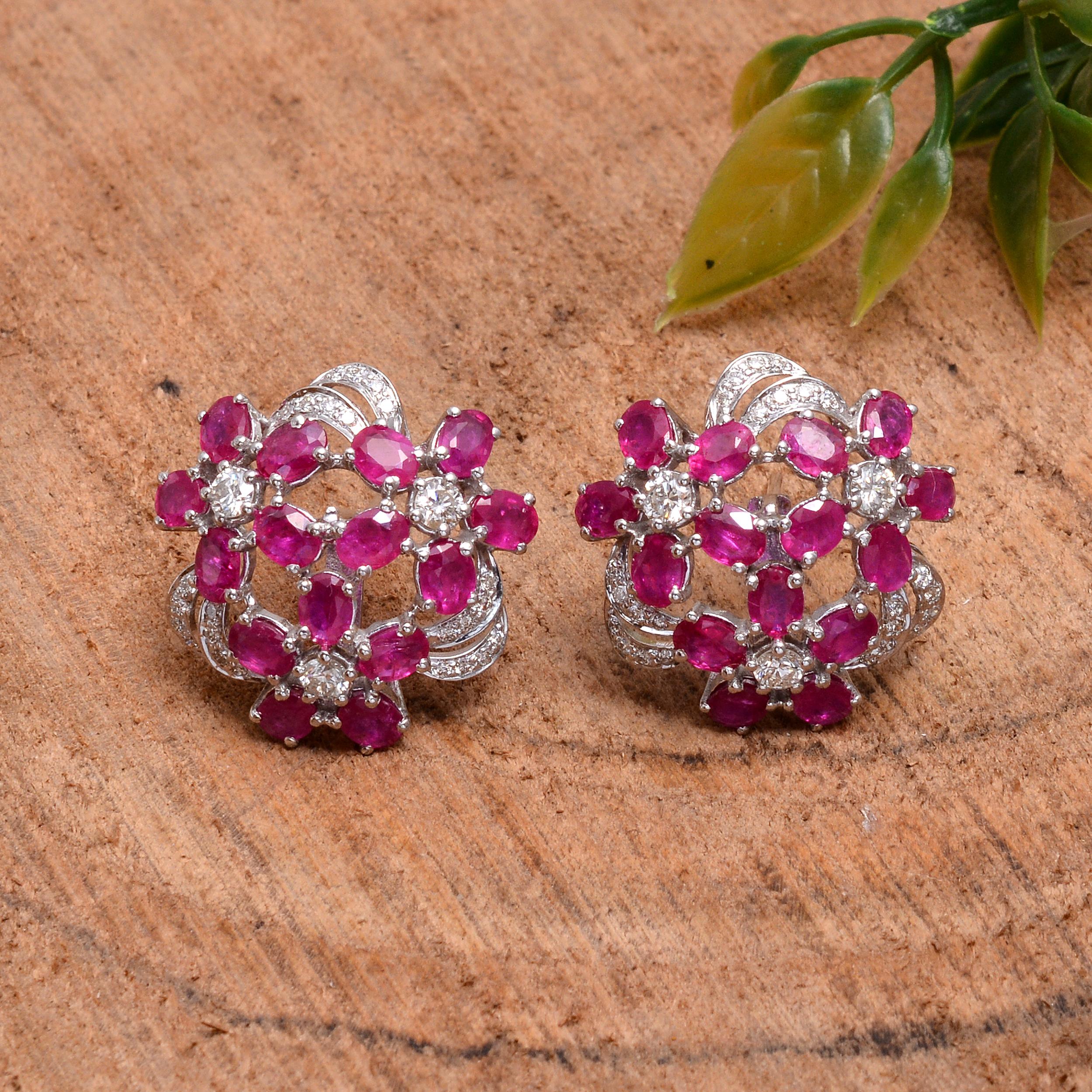 Ruby Stud Earrings with Diamond in 18k Gold In New Condition For Sale In jaipur, IN