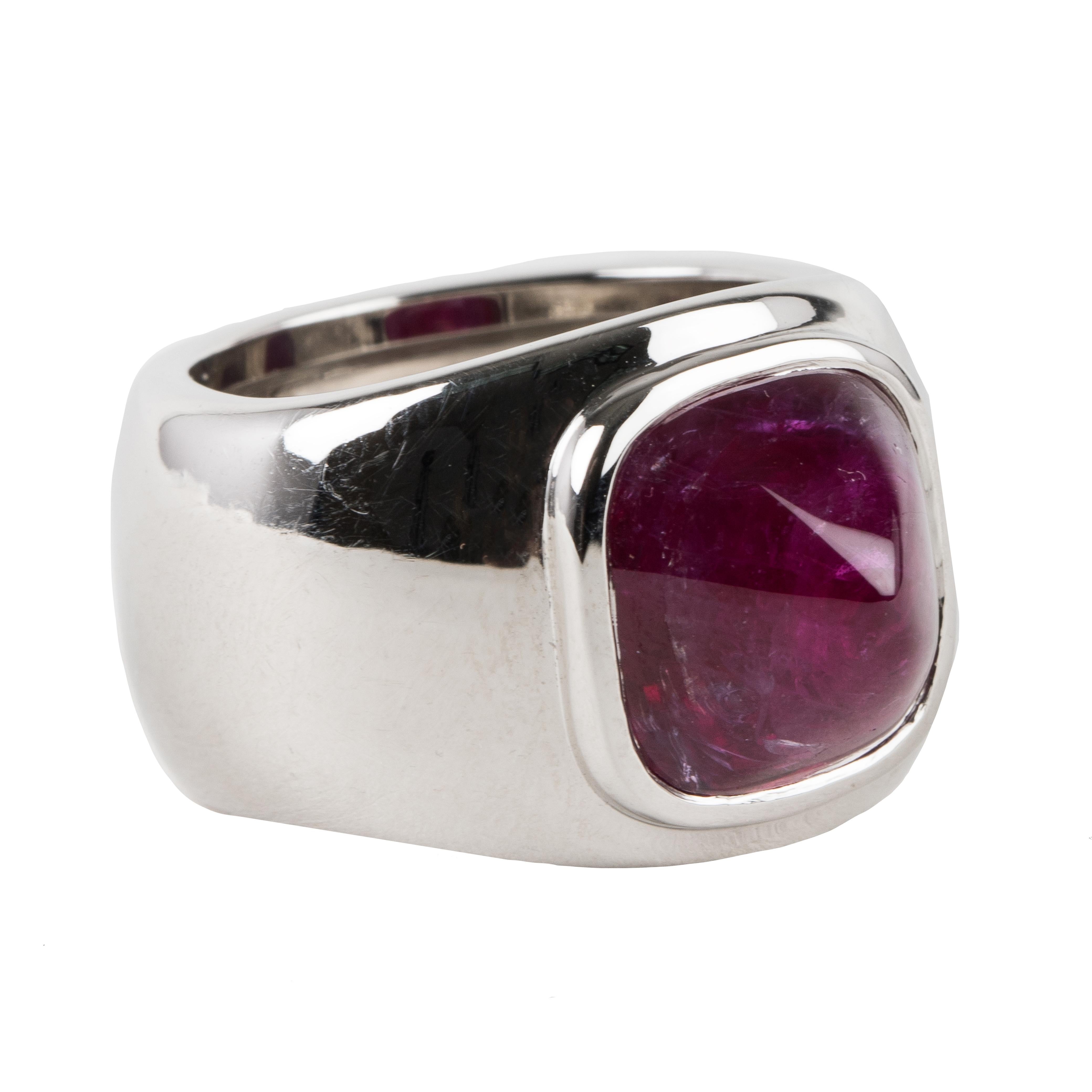 This ruby originates from Burma and is 10.05 carat and has been set in platinum. 
This has been shaped in a sugarloaf pyramid cabochon.
The color of this ruby is intense red.