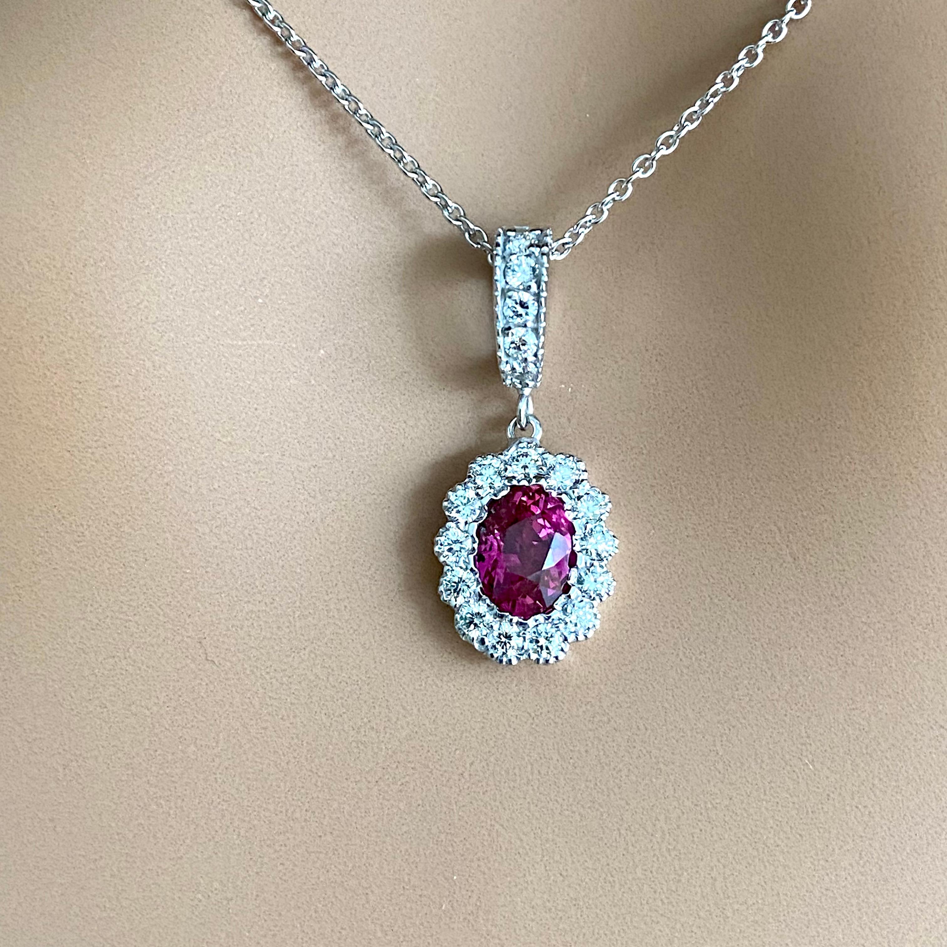 Rubin umgeben von Diamanten Charme mit Diamant-Bail Weißgold Halskette Anhänger 4