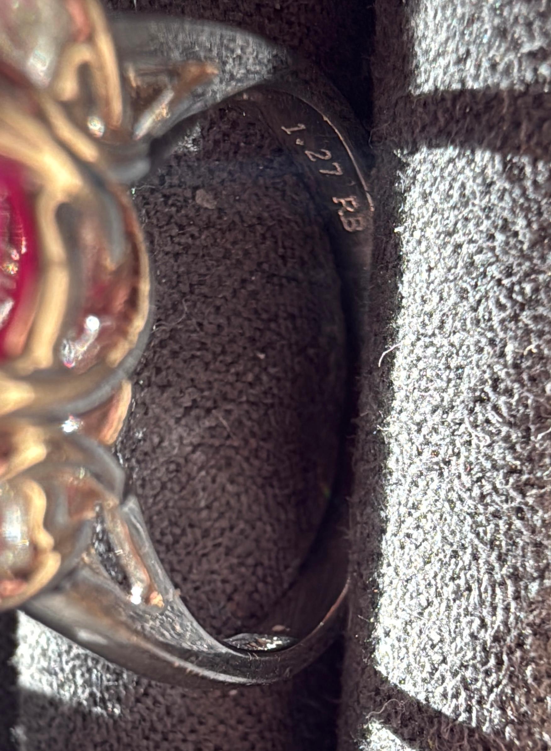 Bague de fiançailles rubis à trois pierres - or blanc 14K - 1,27 carat en vente 1