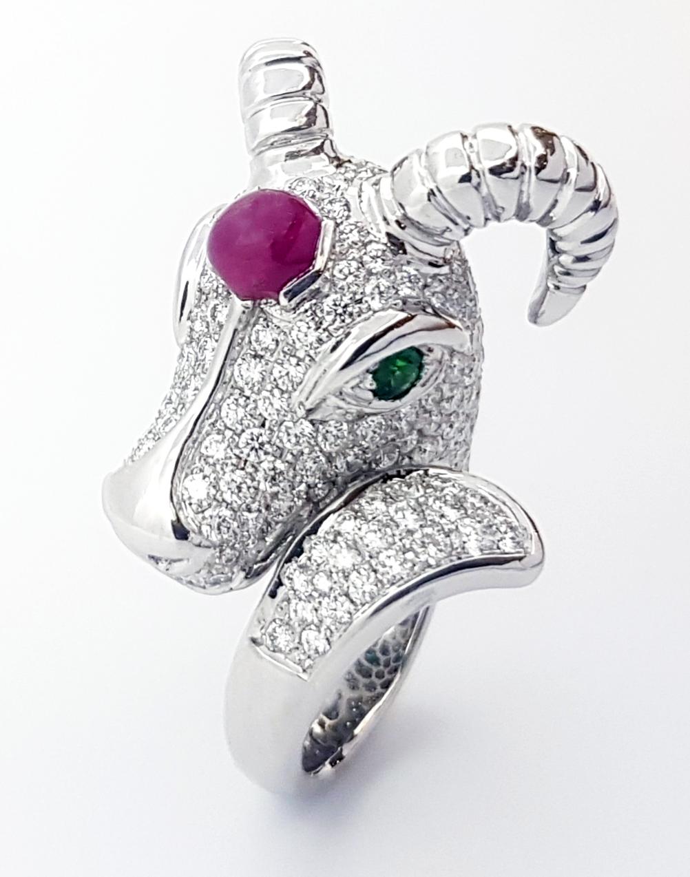 Anillo GOAT de oro blanco de 18 quilates con rubí, turmalina y diamantes en venta 4