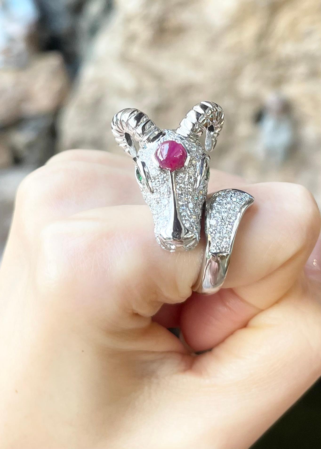 Femenino o masculino Anillo GOAT de oro blanco de 18 quilates con rubí, turmalina y diamantes en venta