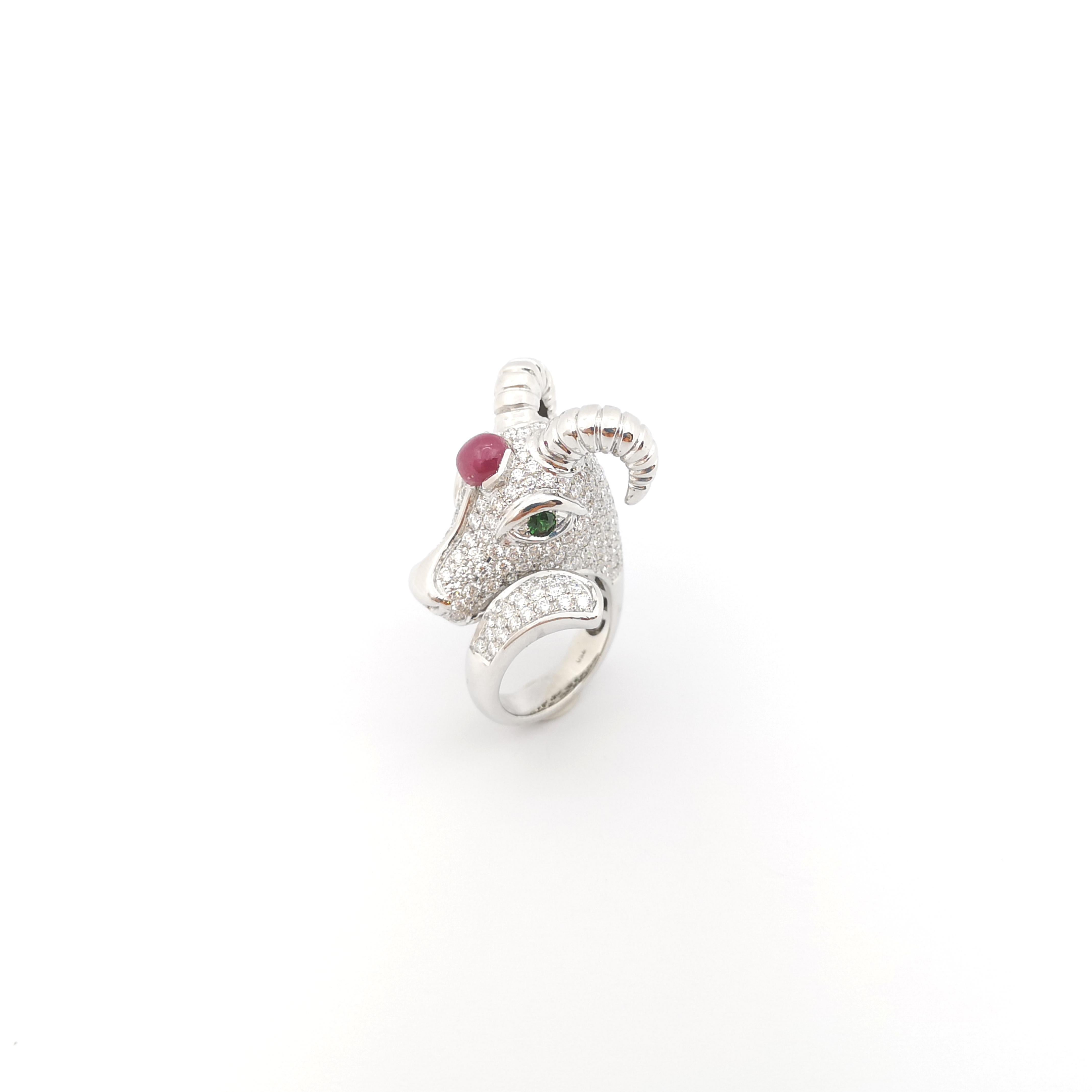 Anillo GOAT de oro blanco de 18 quilates con rubí, turmalina y diamantes en venta 2