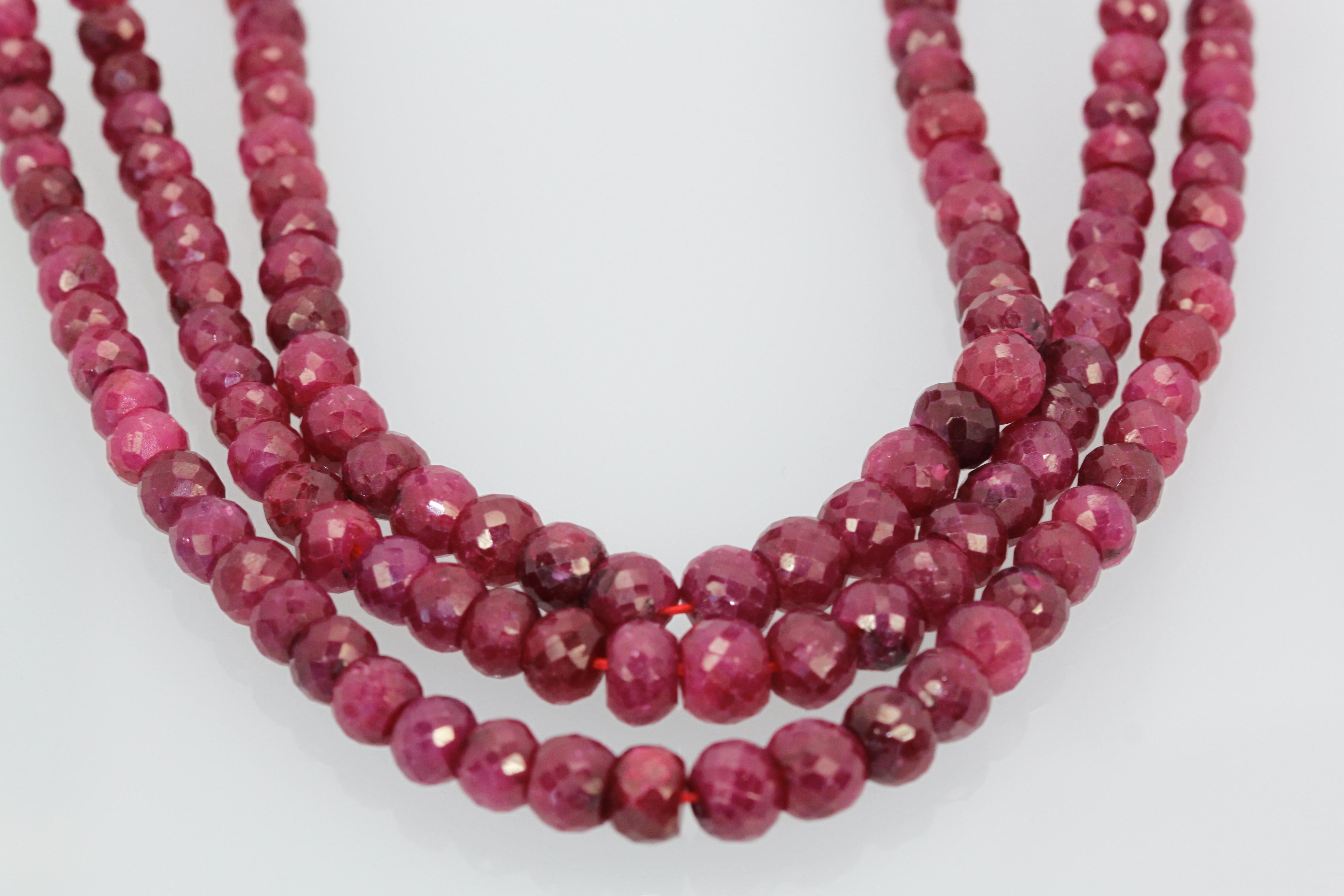 Ruby Triple Strand Bead Necklace with Faceted Ruby and Diamond Stations 18k In New Condition For Sale In North Hollywood, CA