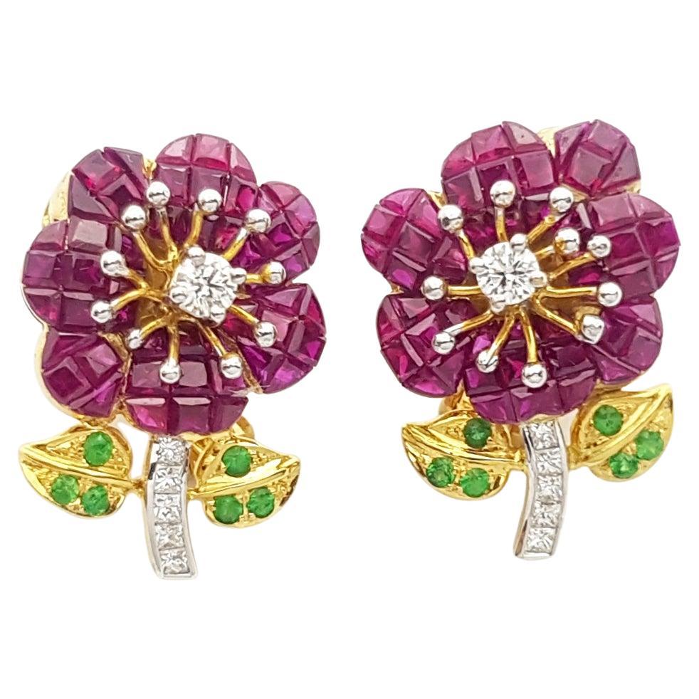 Blumenohrringe mit Rubin, Tsavorit und Diamant in 18 Karat Gold gefasst im Angebot