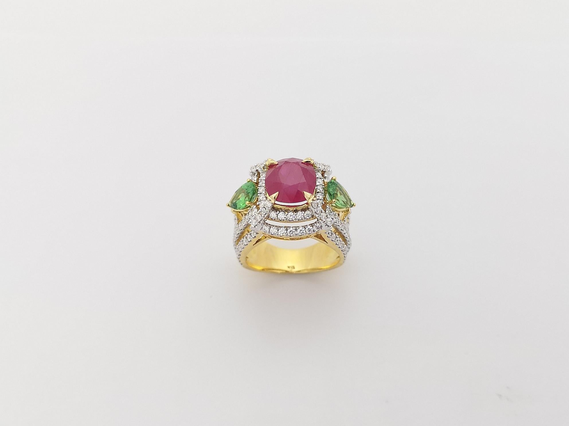 Ruby, Tsavorite and Diamond Ring Set in 18k Gold Settings For Sale 5