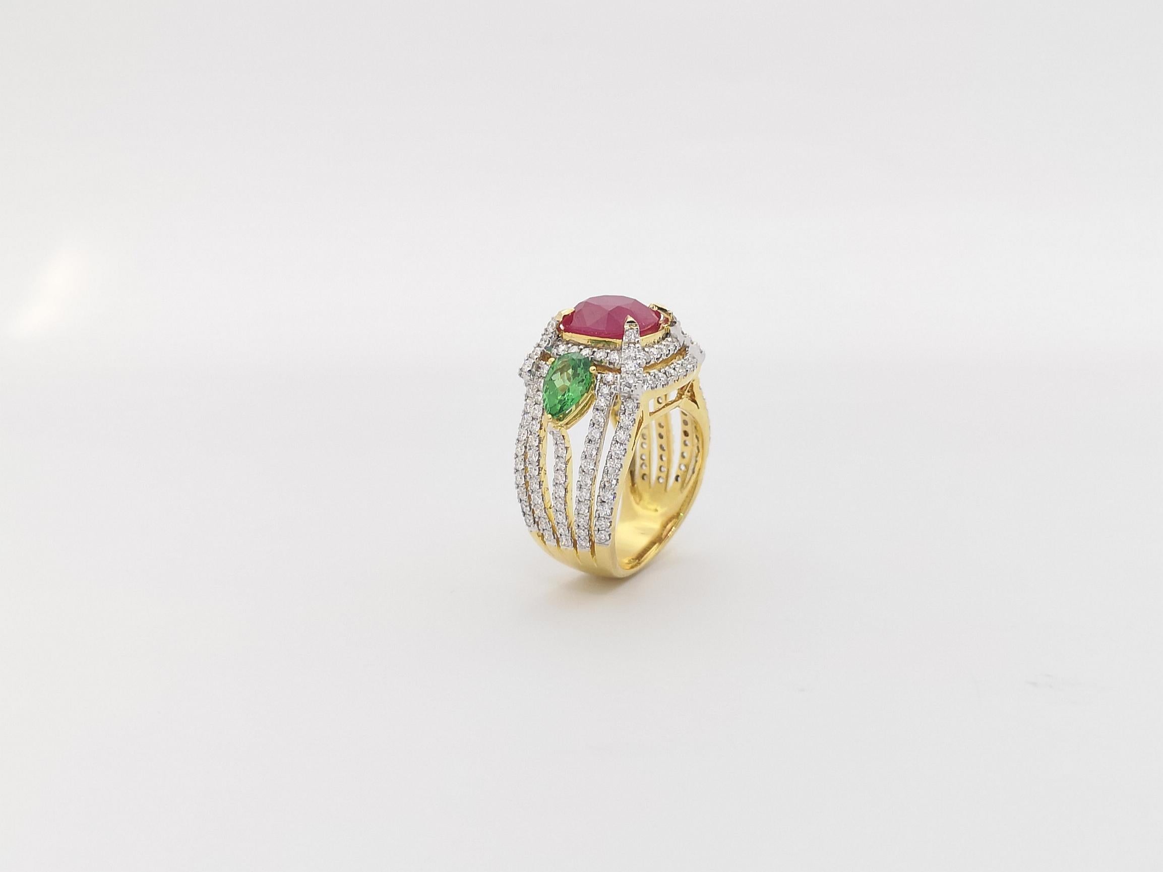Ruby, Tsavorite and Diamond Ring Set in 18k Gold Settings For Sale 8