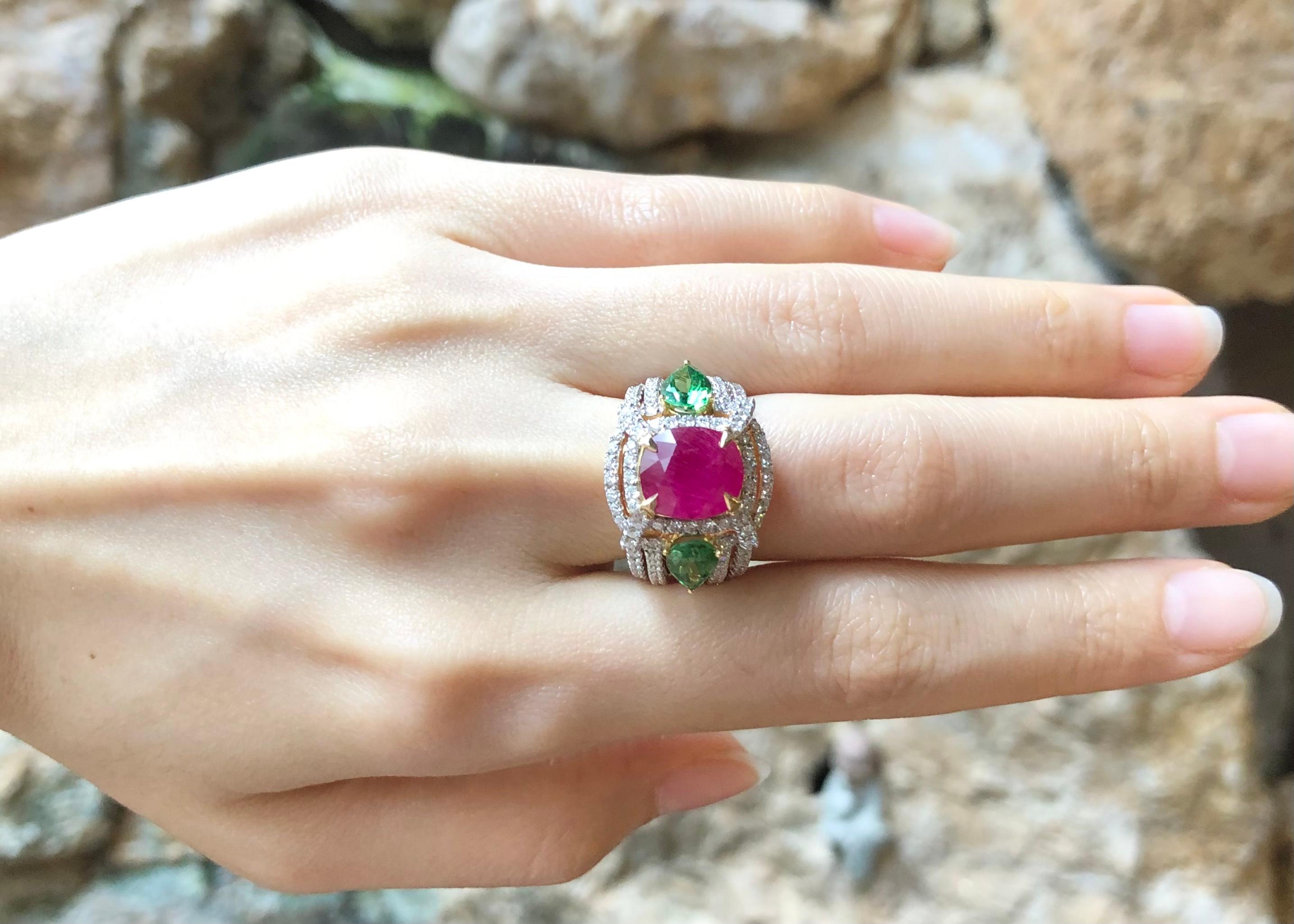Contemporary Ruby, Tsavorite and Diamond Ring Set in 18k Gold Settings For Sale
