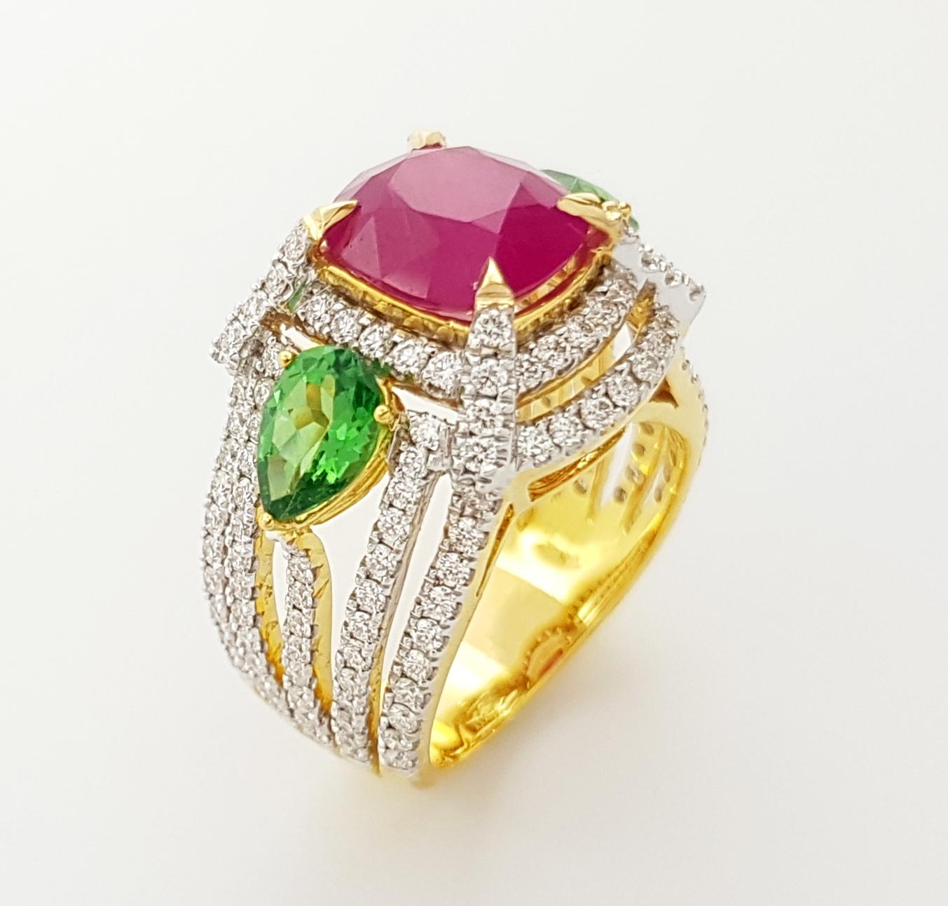 Ruby, Tsavorite and Diamond Ring Set in 18k Gold Settings For Sale 2