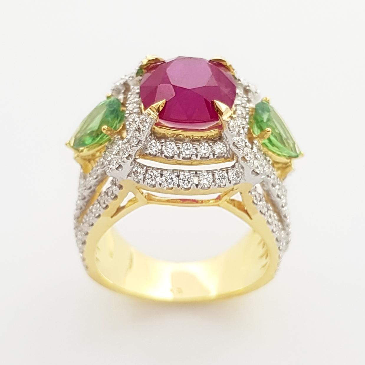 Ruby, Tsavorite and Diamond Ring Set in 18k Gold Settings For Sale 3