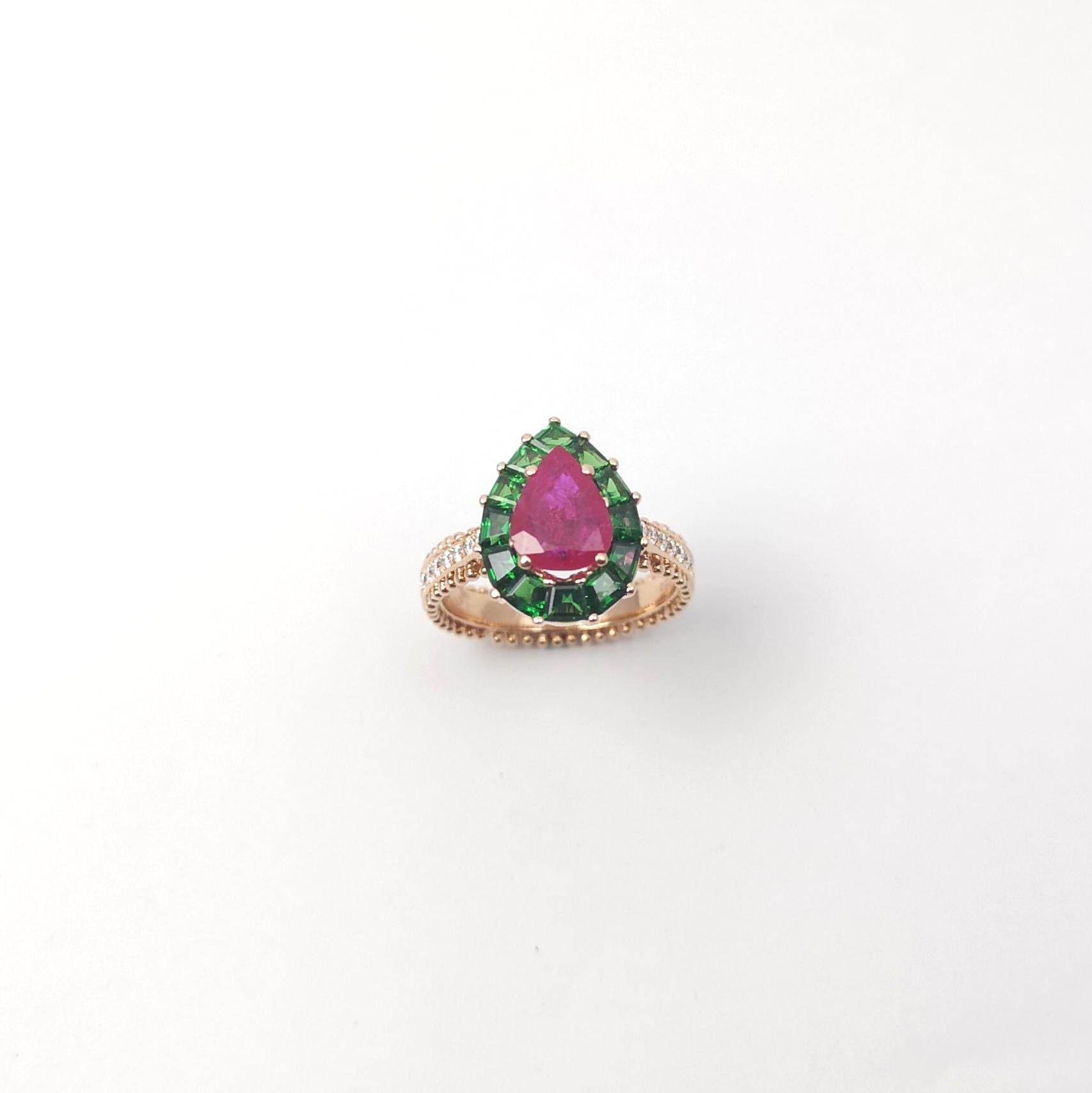 Anello con rubino, tsavorite e diamanti incastonati in oro rosa 18 carati in vendita 12