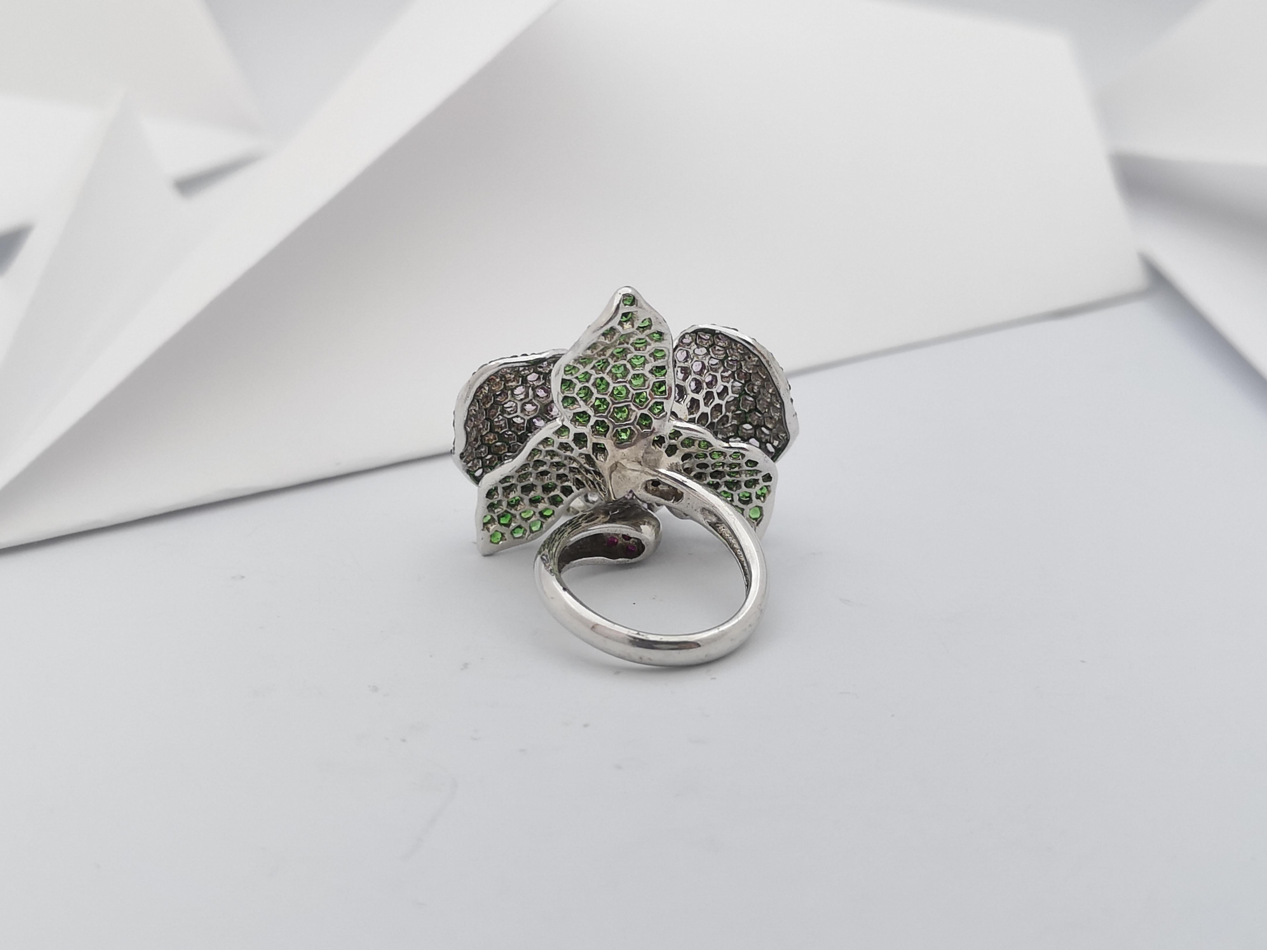 Anello con rubino, tsavorite e zaffiro rosa con montatura in argento in vendita 9