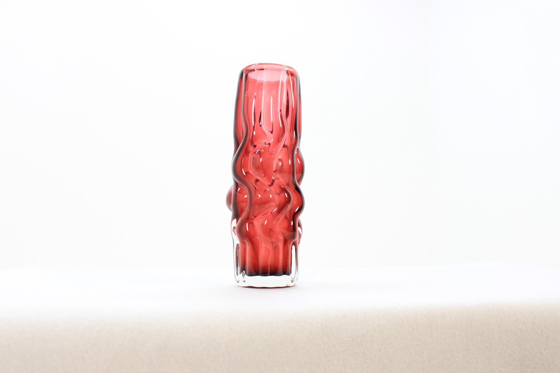 Ceco Vaso di rubino Crystalex di Pavel Hlava, anni '68 in vendita