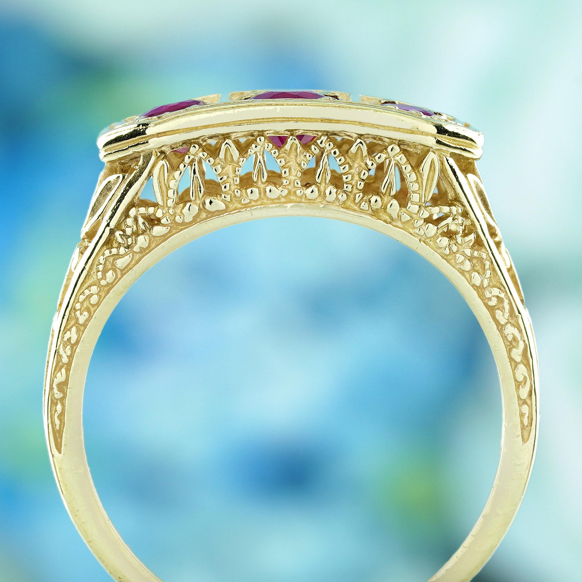 Rubis Style Vintage Trois Pierres  Bague en or jaune 14K massif Neuf - En vente à Bangkok, TH