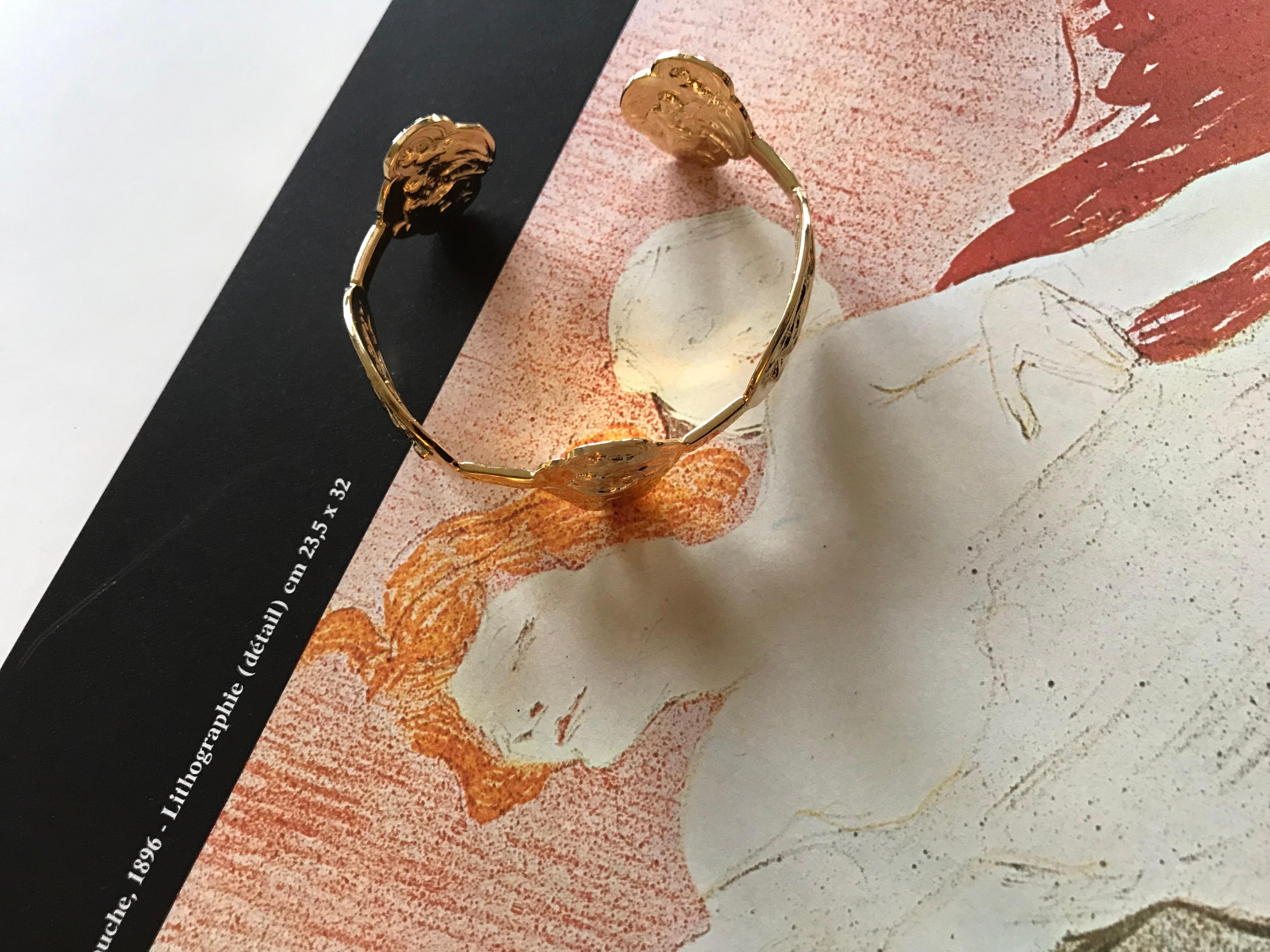 Rubin-Armreif Jungfrau Maria Medaillon Armband Gold Vermeil J Dauphin im Zustand „Neu“ im Angebot in Los Angeles, CA