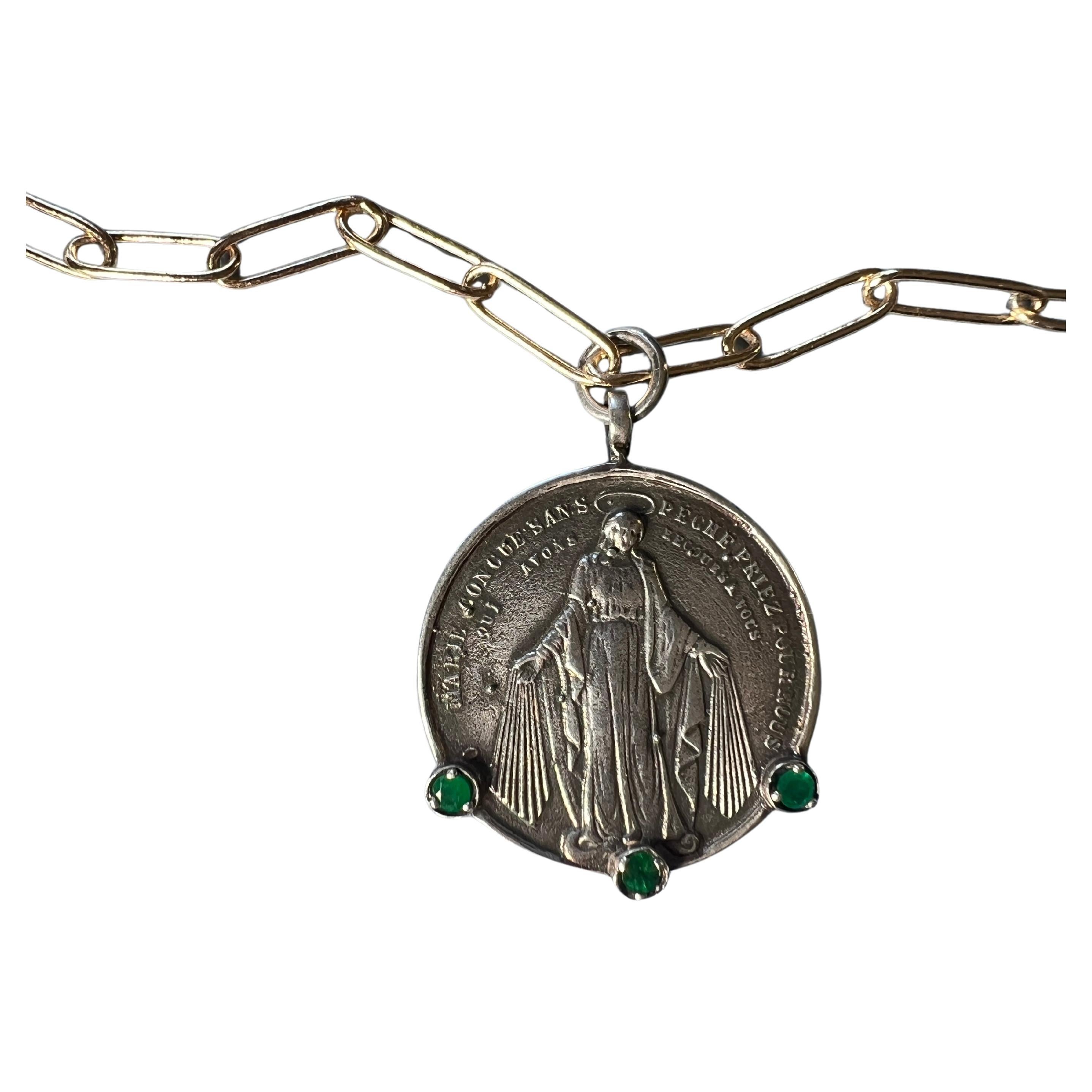 Emerald Silver Medal Chain Necklace For Sale