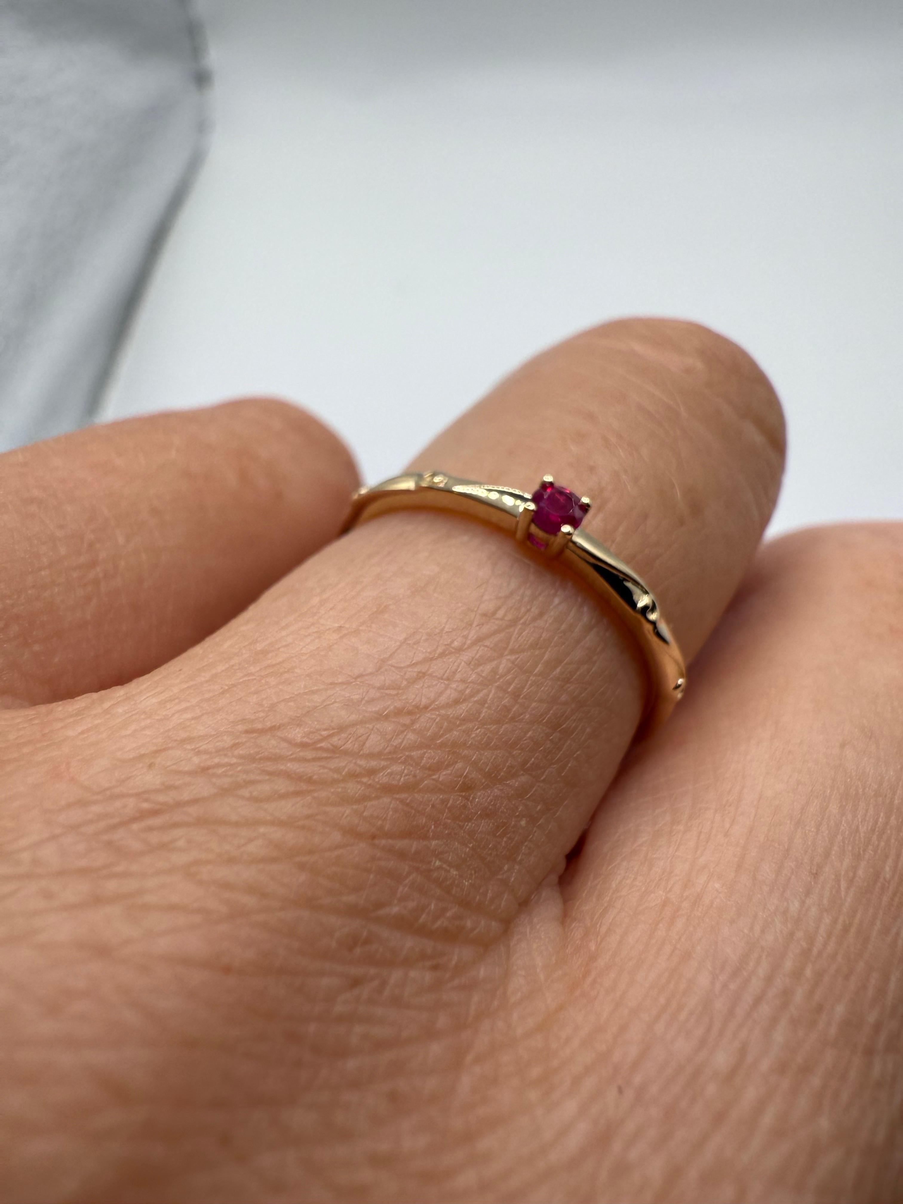 Anillo Ruby Wave talla 5.5 14KT oro amarillo Surf girl surfing en Nuevo estado para la venta en Boca Raton, FL