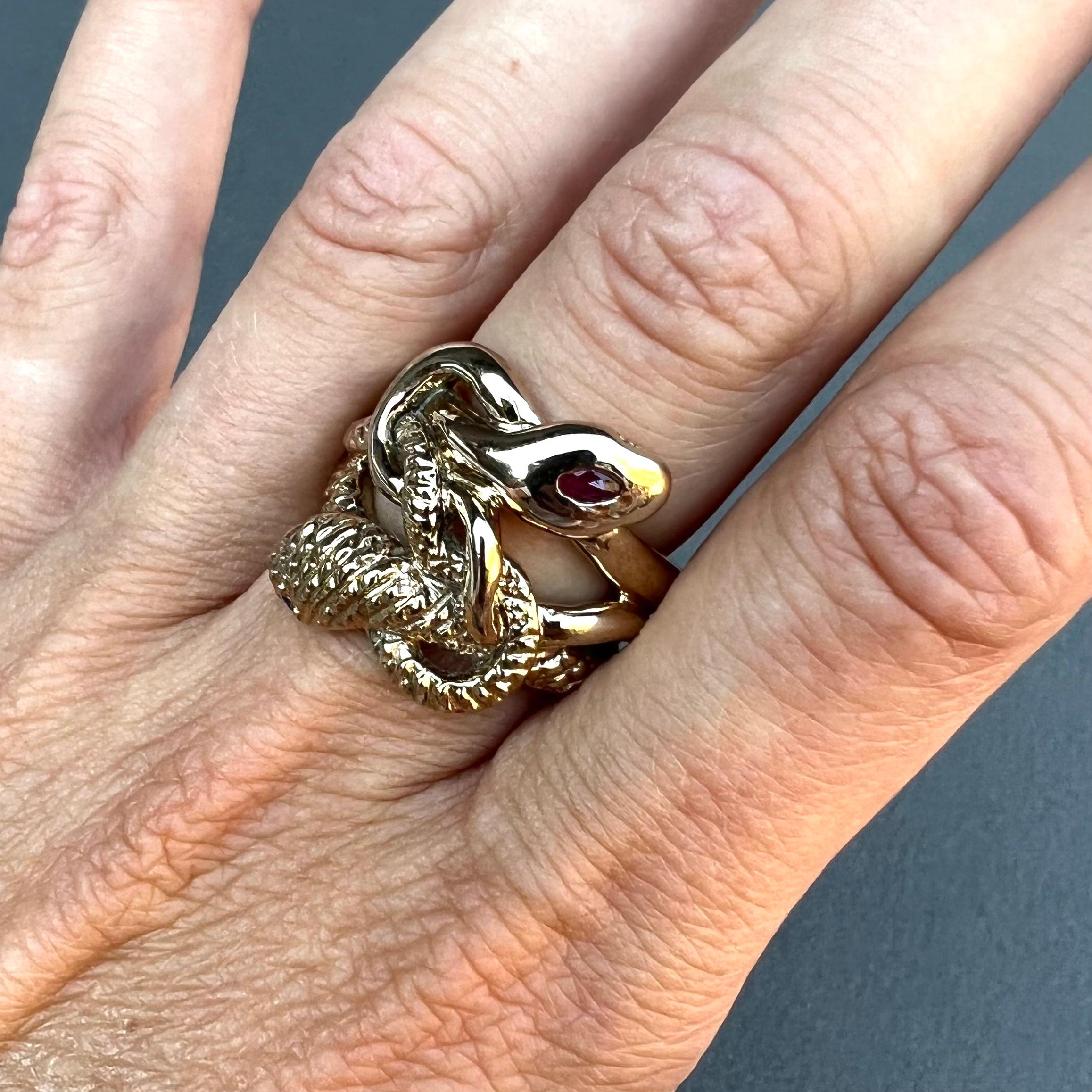 Anello a forma di serpente con diamante bianco e rubino in oro 14k in vendita 2