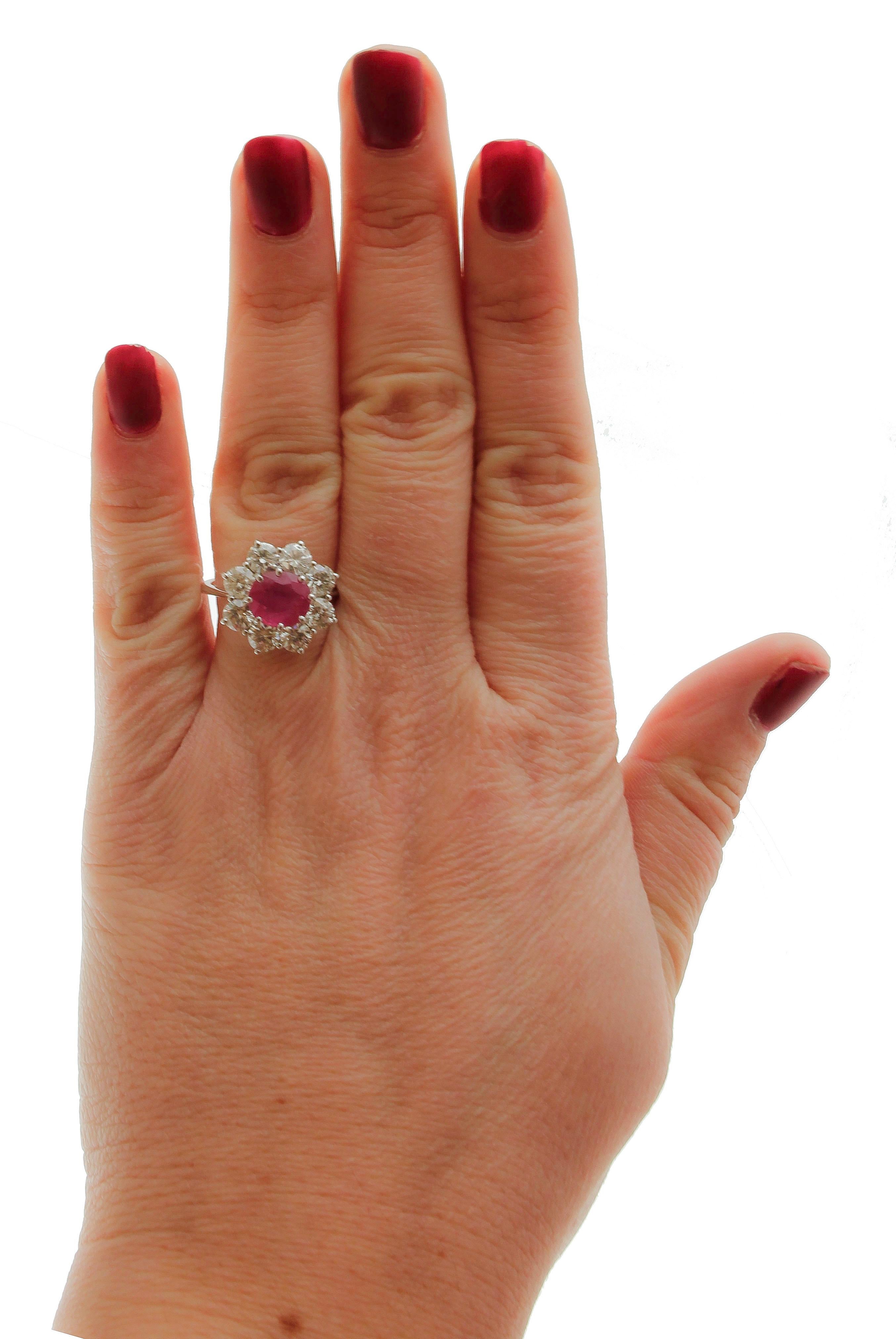 Ruby, White Diamonds, White Gold, Flower Shape Design Fashion Ring In Good Condition For Sale In Marcianise, Marcianise (CE)