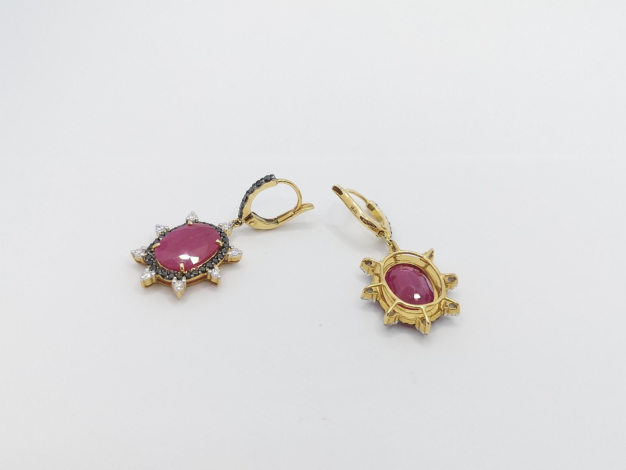 Ruby with Black Diamond and Diamond Earrings Set in 18 Karat Gold Settings In New Condition For Sale In Bangkok, TH
