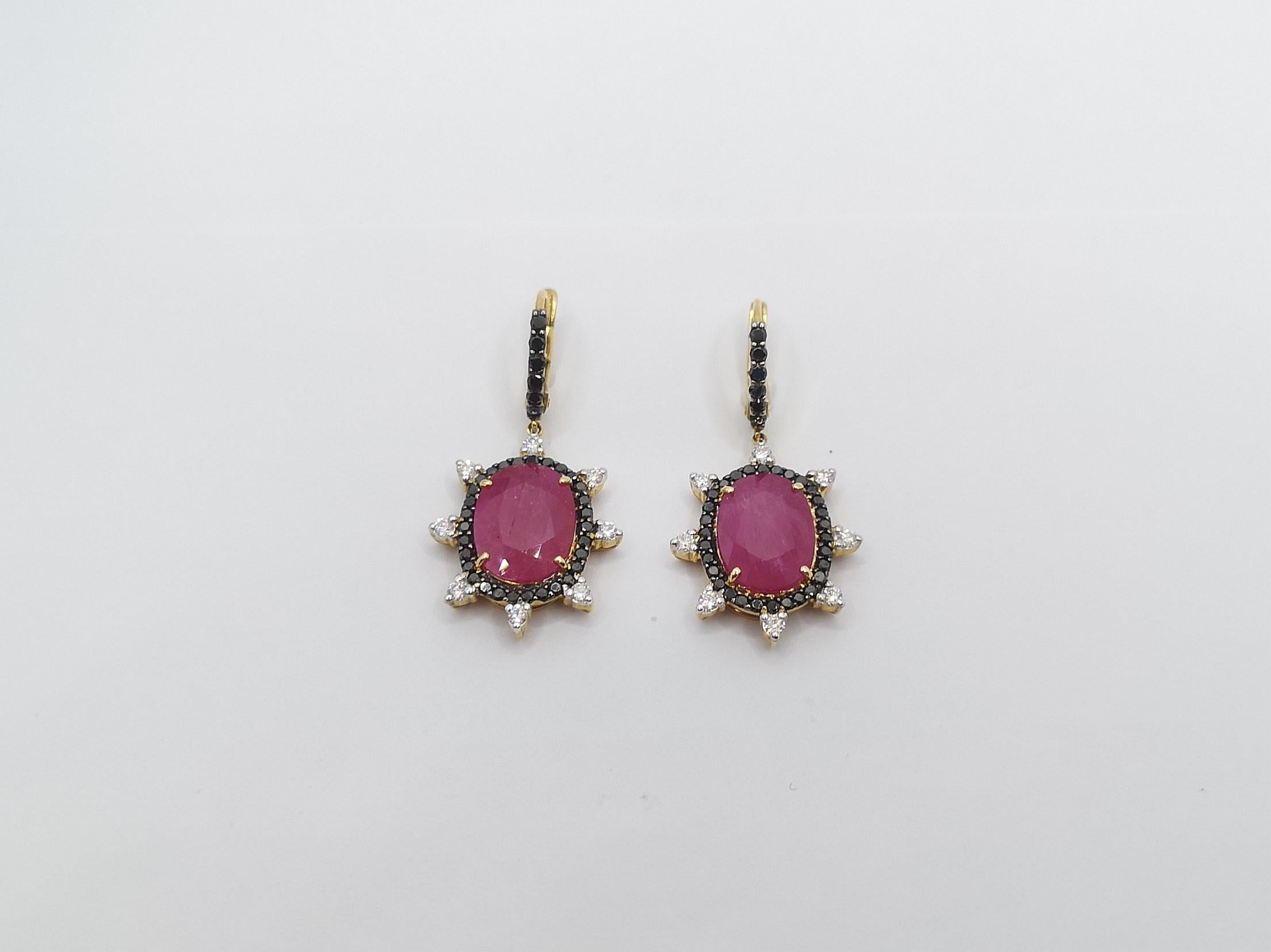 Ruby with Black Diamond and Diamond Earrings Set in 18 Karat Gold Settings For Sale 1
