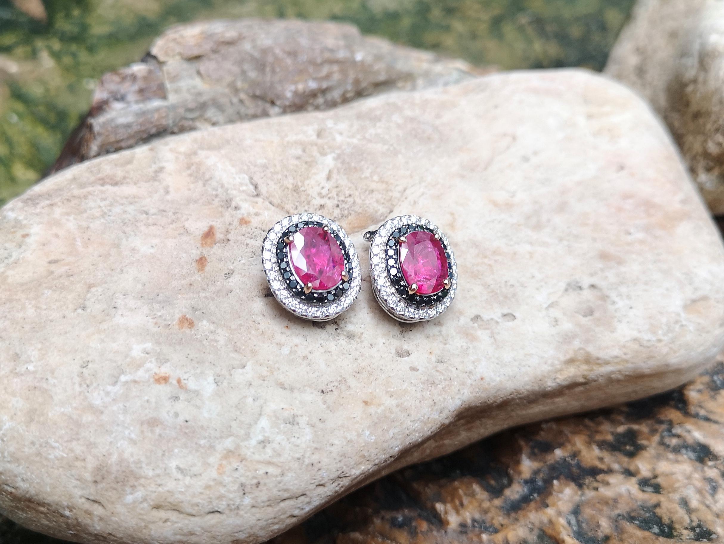 Oval Cut Ruby with Black Diamond and Diamond Earrings Set in 18 Karat White Gold Settings For Sale