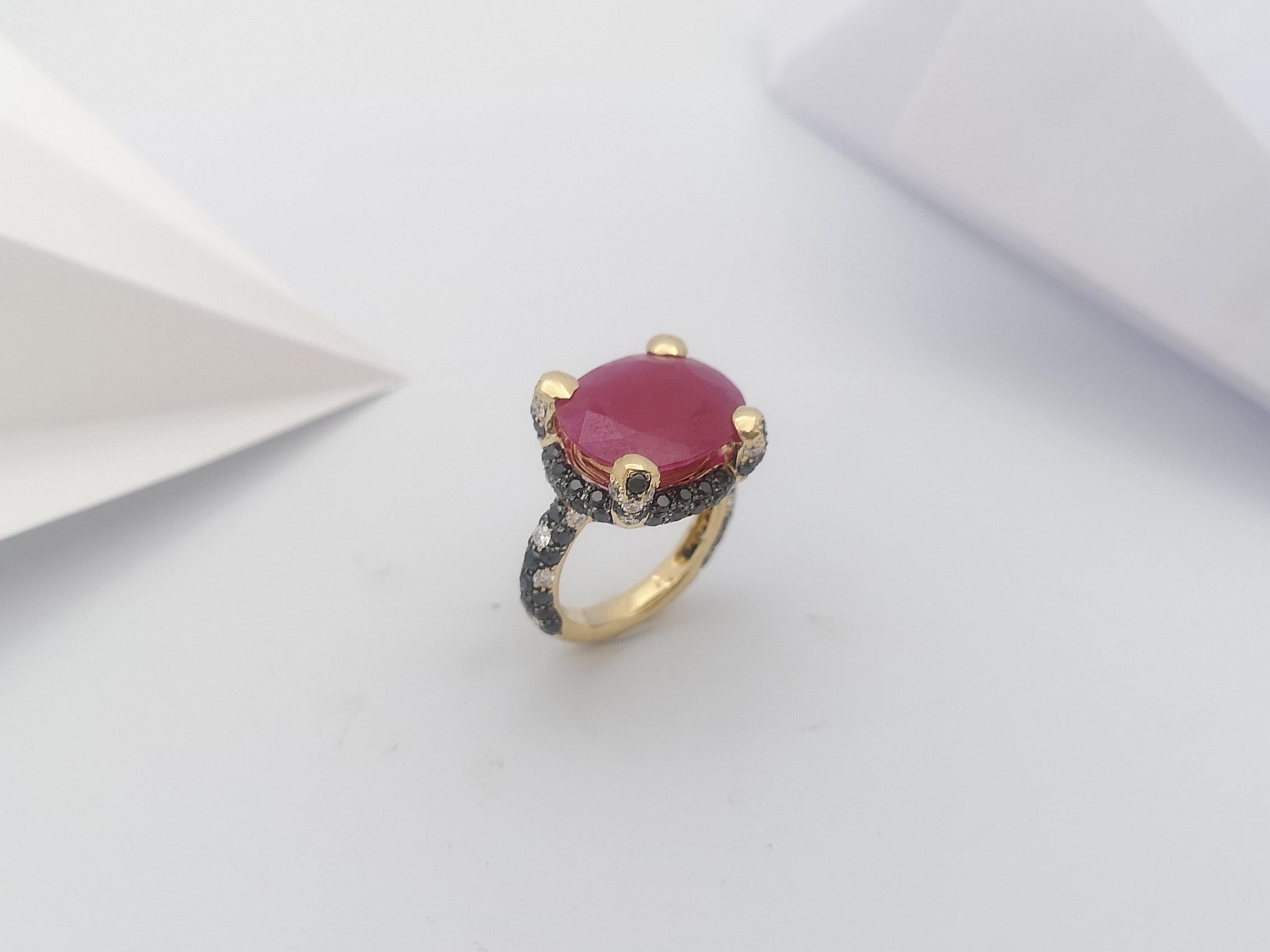Rubin mit schwarzem Diamant und Diamantring aus 18 Karat Gold gefasst im Angebot 8