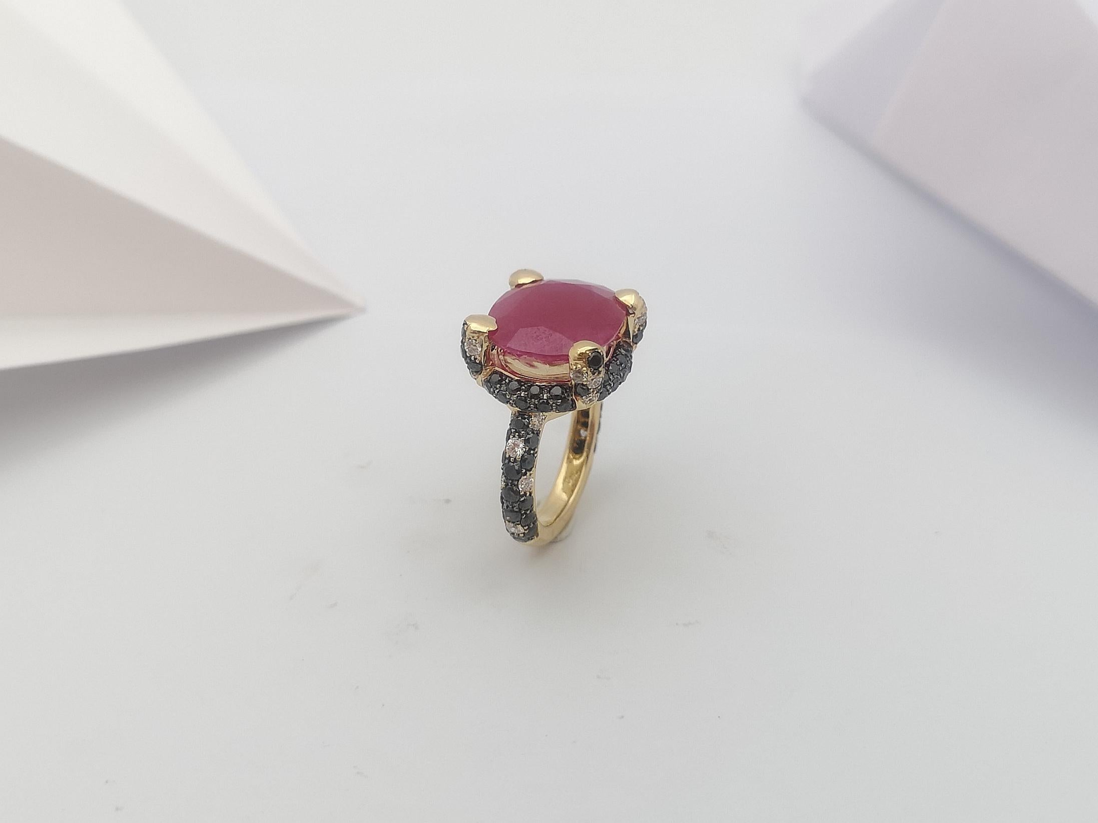 Ruby with Black Diamond and Diamond Ring Set in 18 Karat Gold Settings For Sale 11