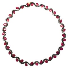 Collar de Rubí con Diamante Negro engastado en Oro de 18K