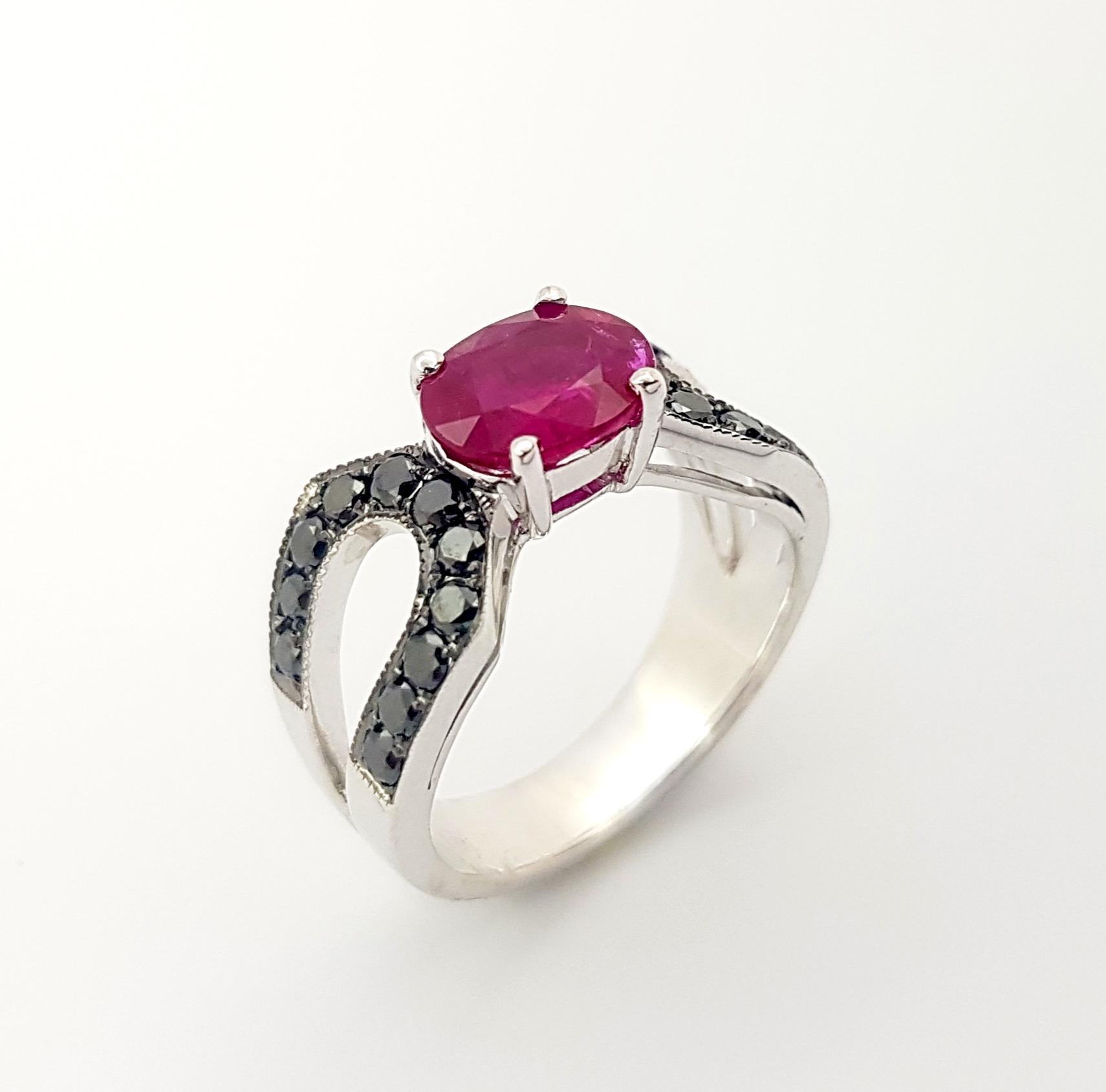 Ruby with Black Diamond Ring set in 18K White Gold Settings For Sale 2